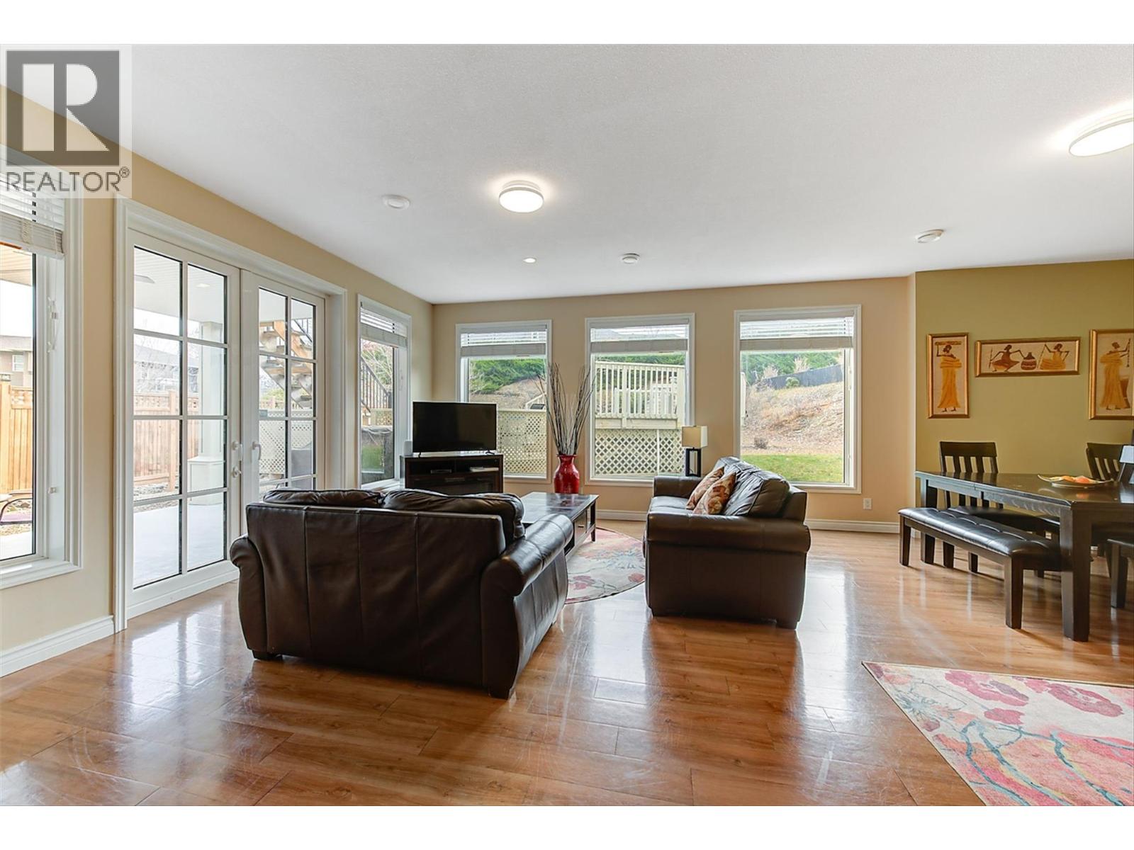 174 Jewell Place, Summerland