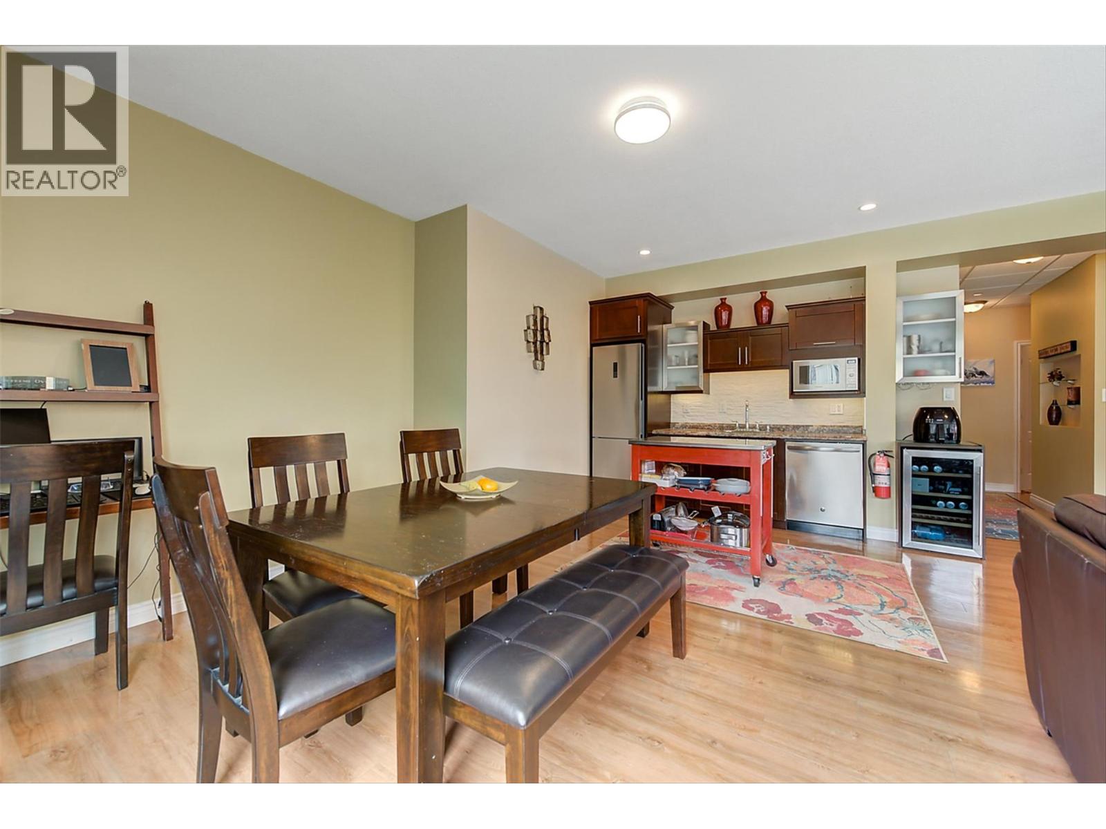 174 Jewell Place, Summerland