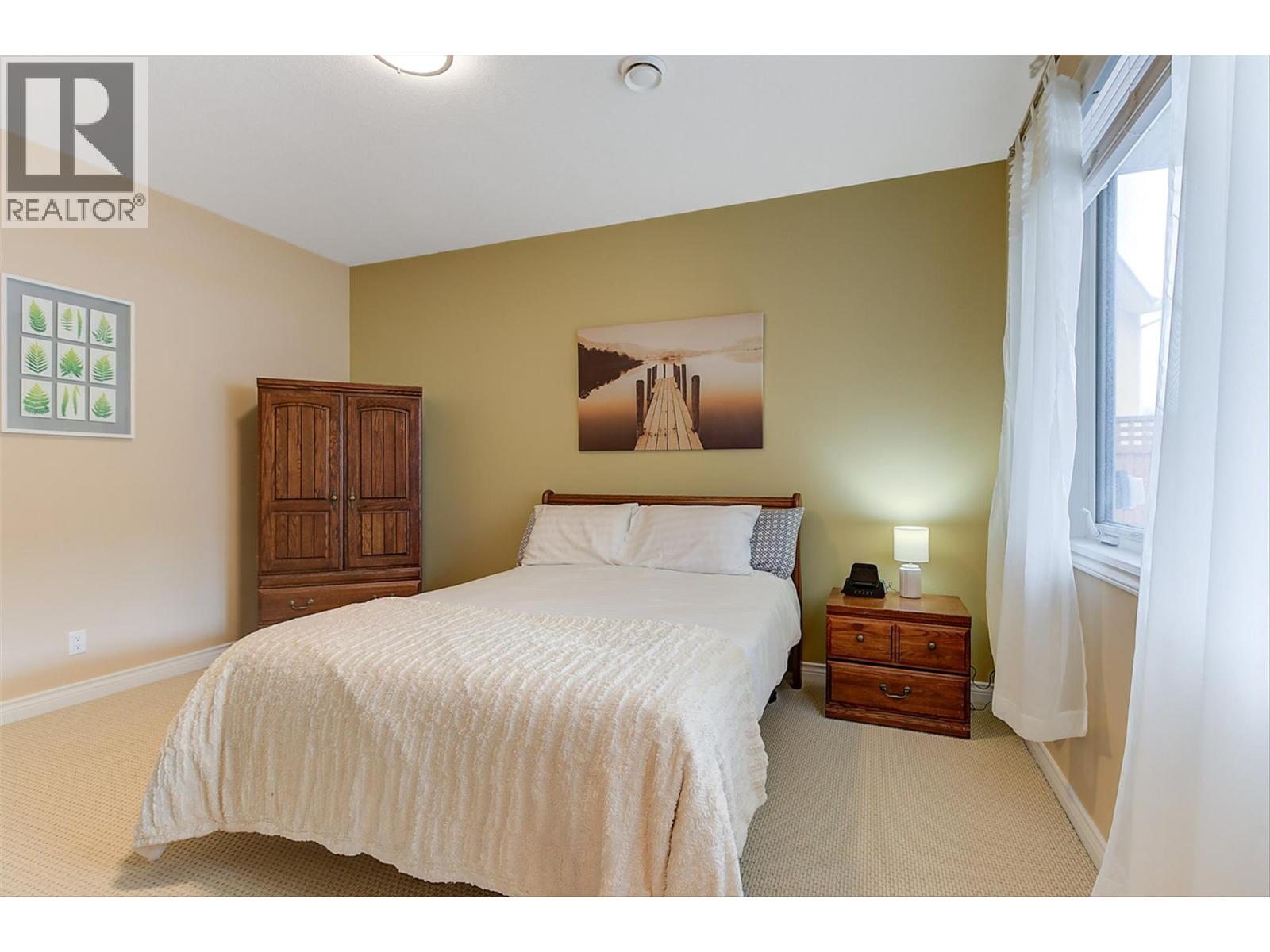 174 Jewell Place, Summerland