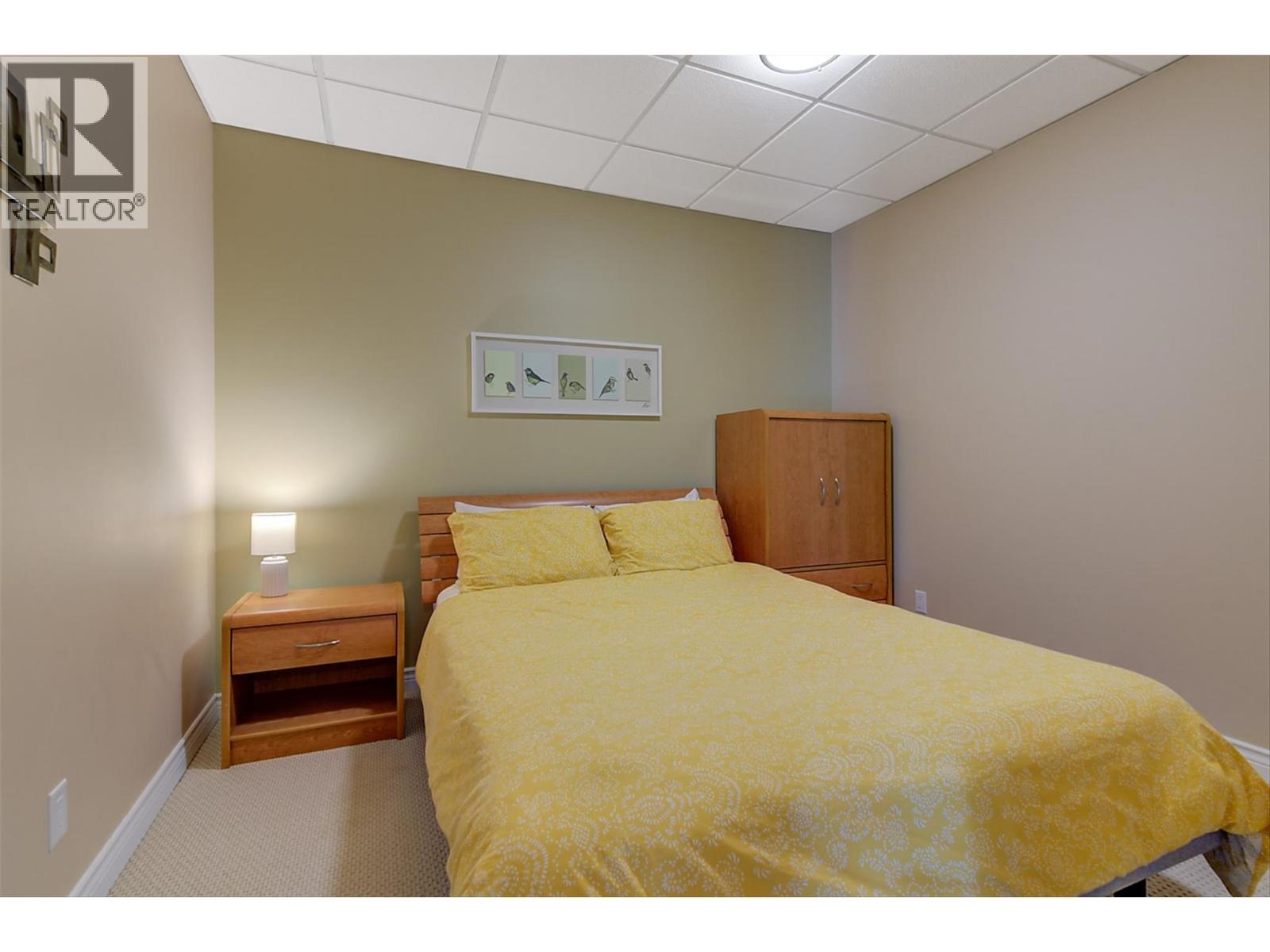 174 Jewell Place, Summerland