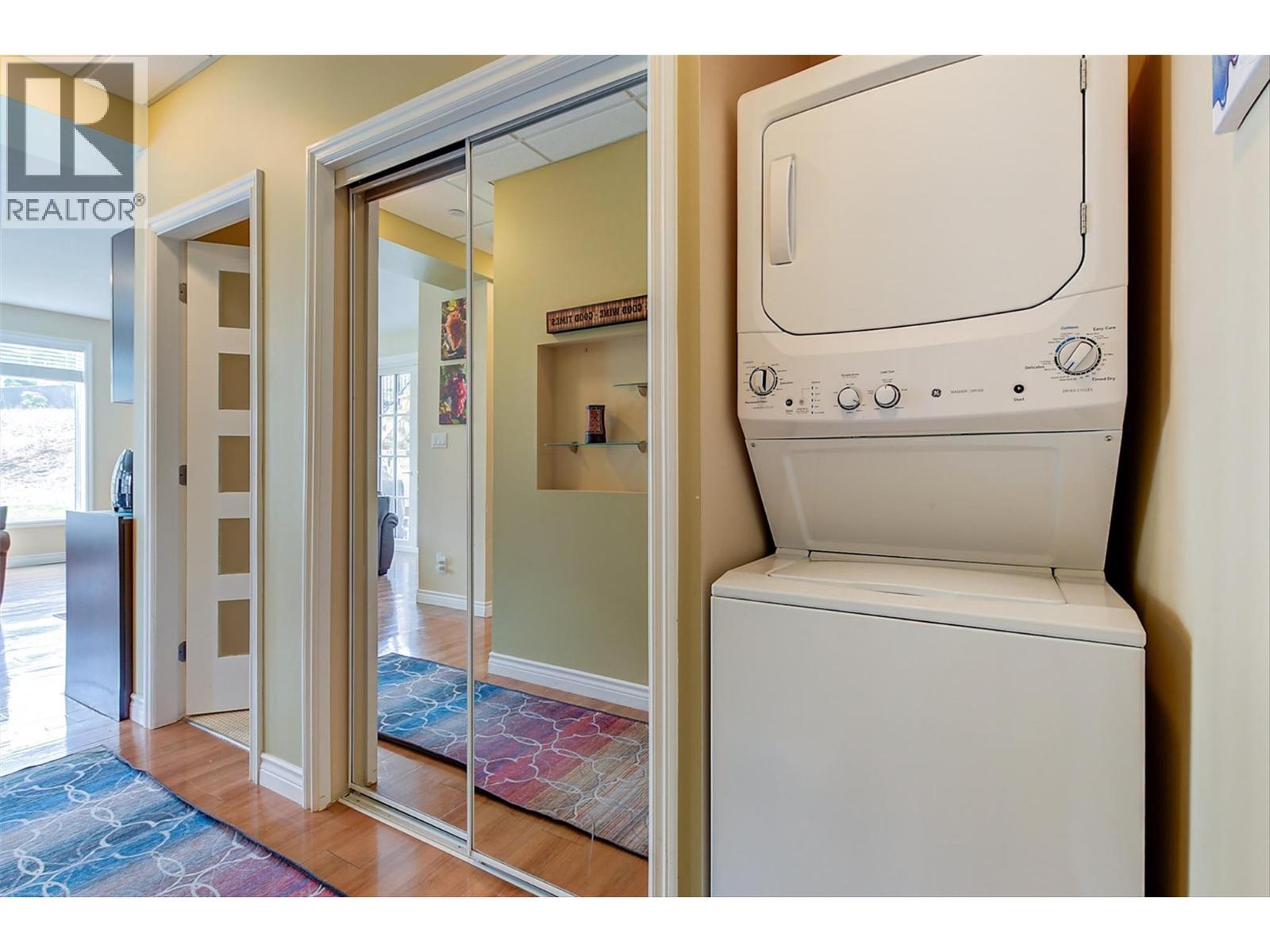 174 Jewell Place, Summerland