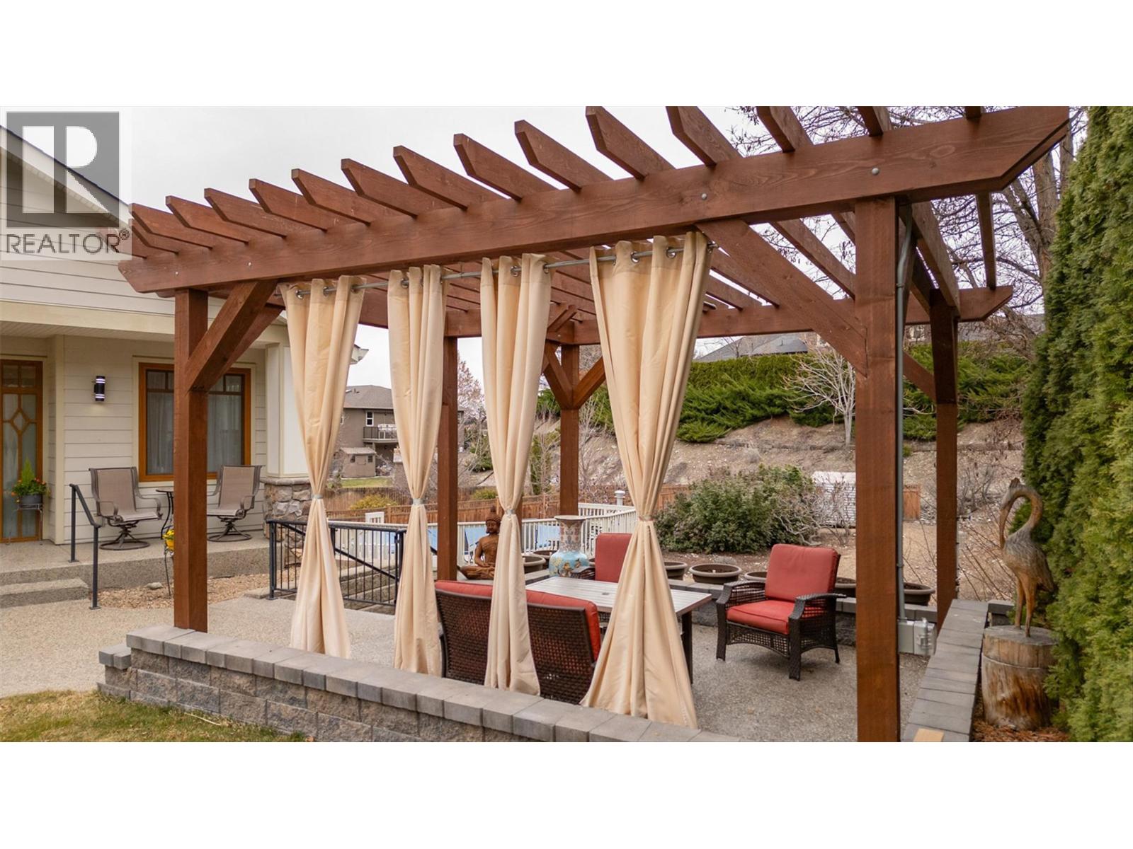 174 Jewell Place, Summerland