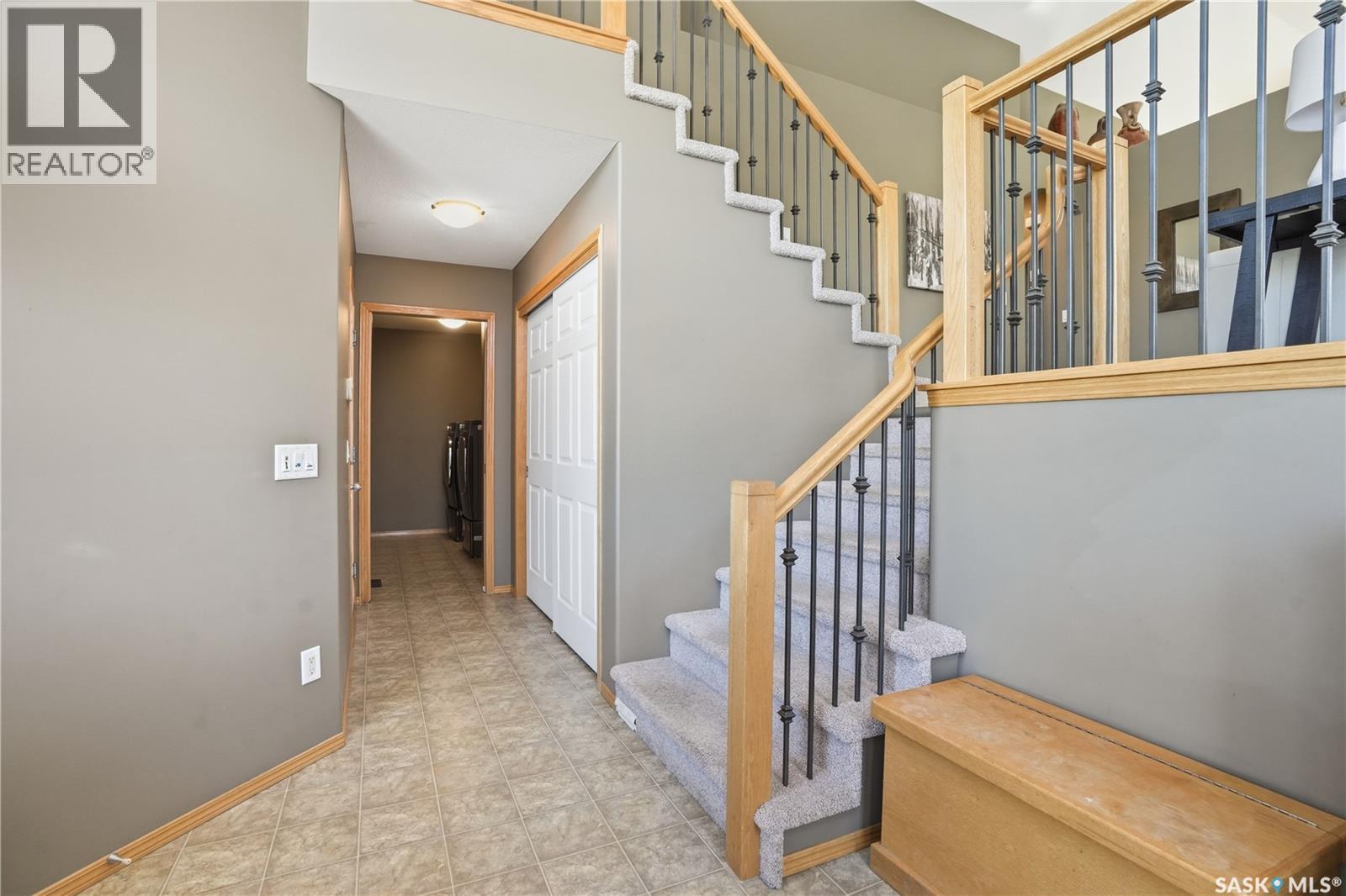 Single Family House Bi-level for Sale in  SUNNINGHILL CRESCENT Regina 