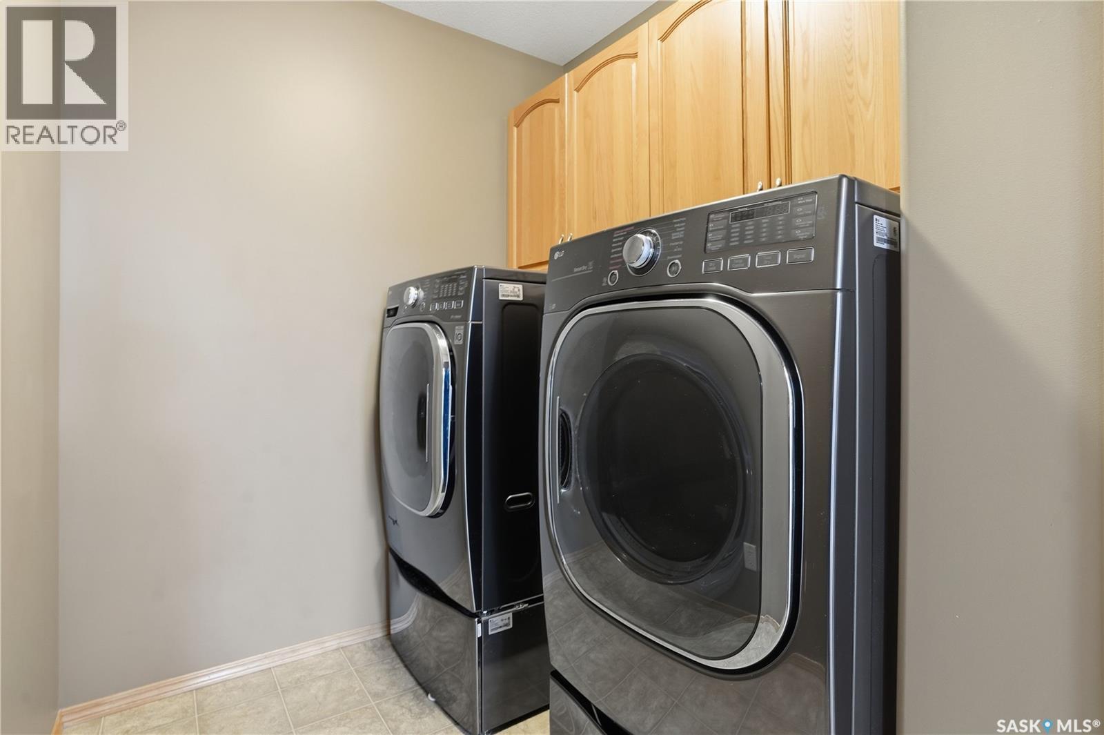 Single Family House Bi-level for Sale in  SUNNINGHILL CRESCENT Regina 