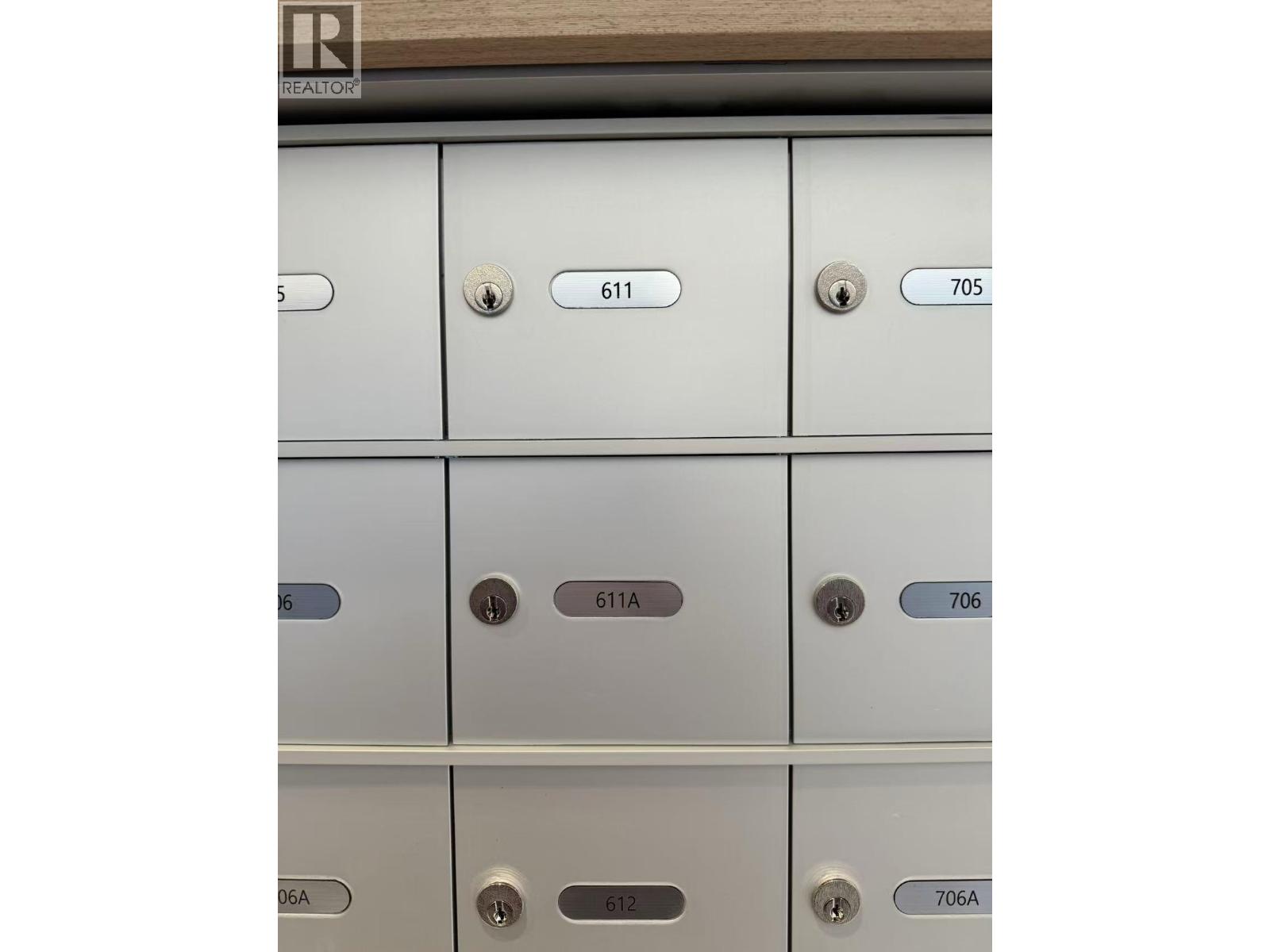 611-611A 3963 UPLANDS WAY, West Vancouver