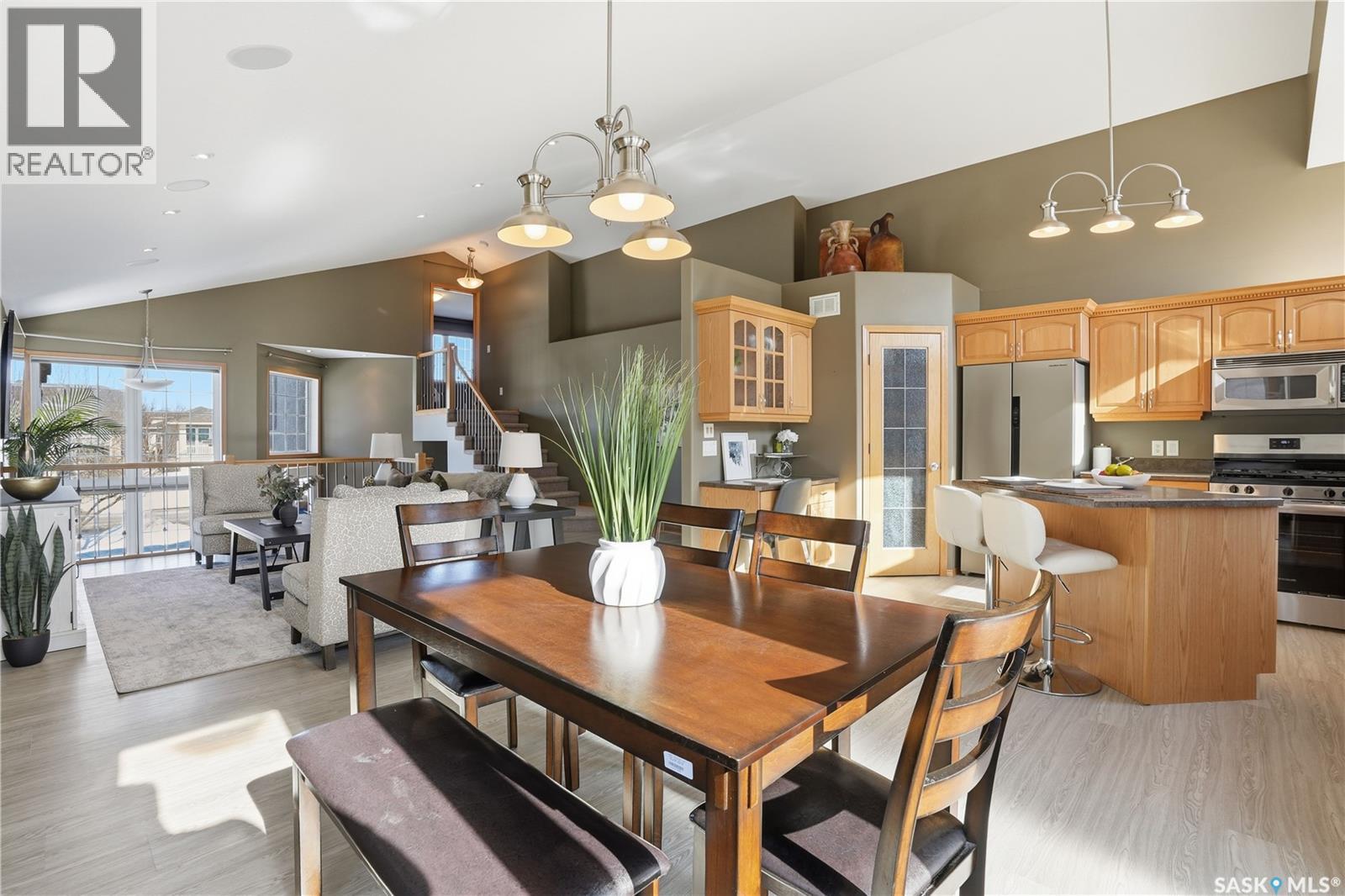 Single Family House Bi-level for Sale in  SUNNINGHILL CRESCENT Regina 