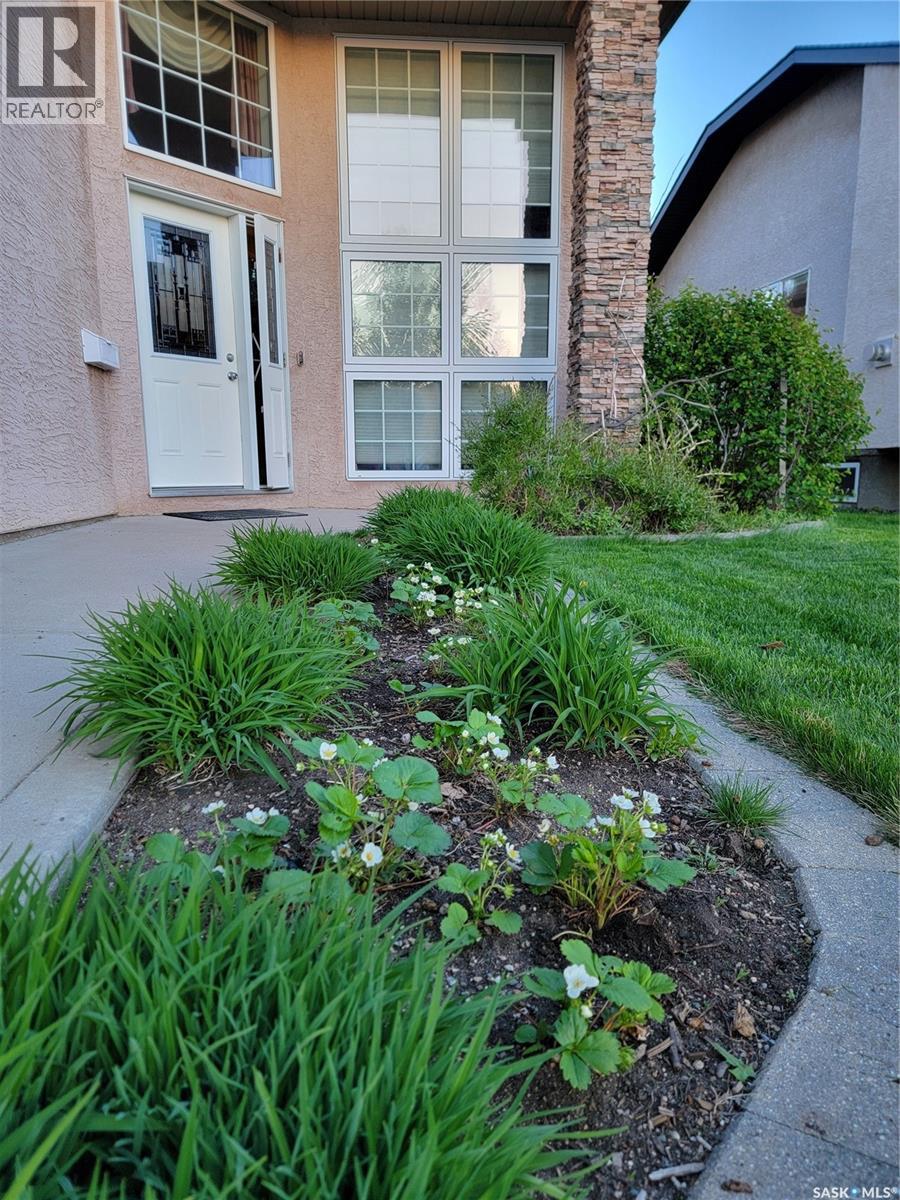 Single Family House Bi-level for Sale in  SUNNINGHILL CRESCENT Regina 