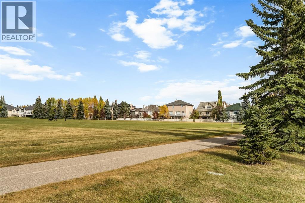 Single Family House for Sale in  Simcoe Close SW Signal Hill Calgary 