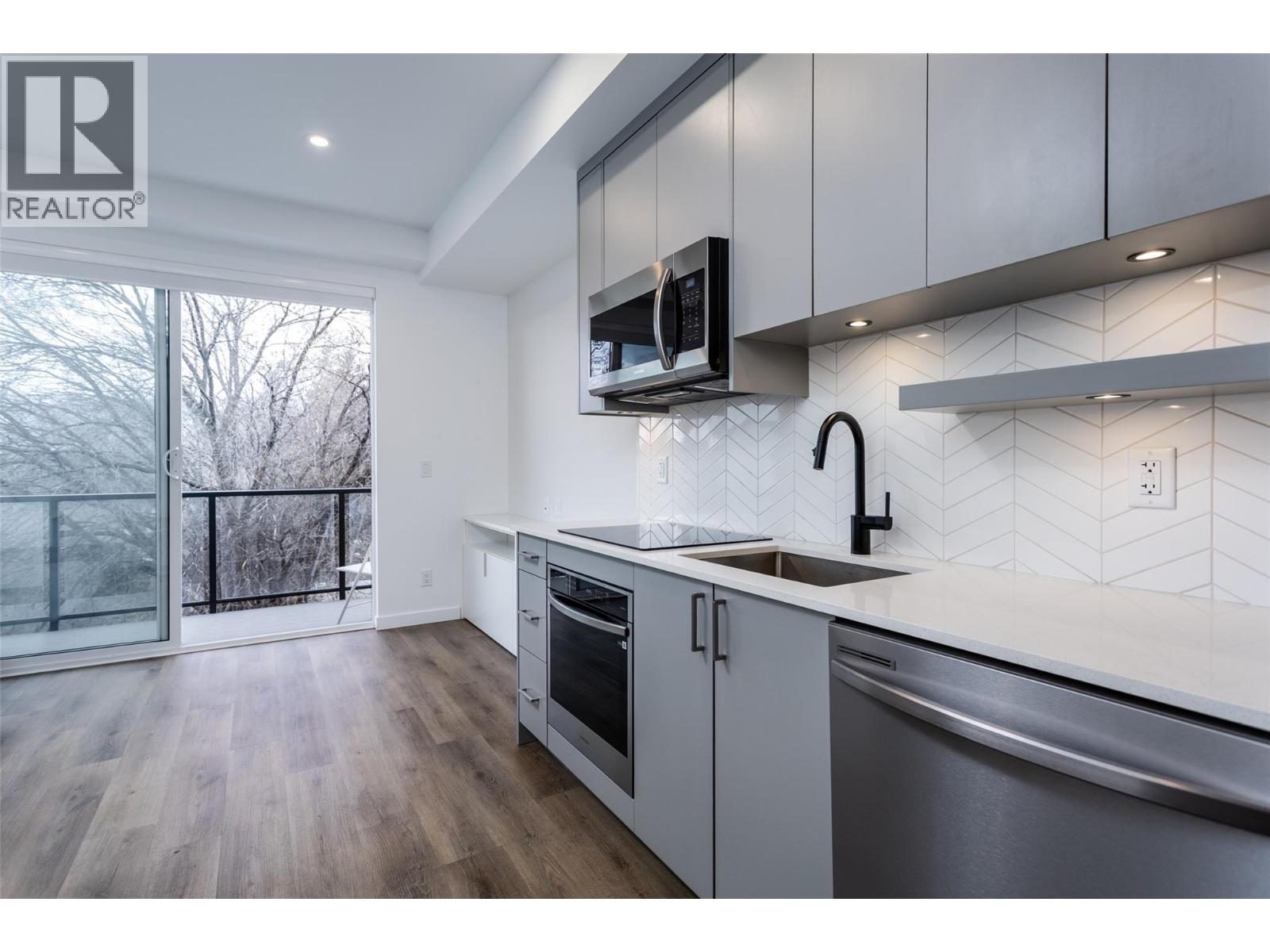 307 1274 Devonshire Avenue, Kelowna