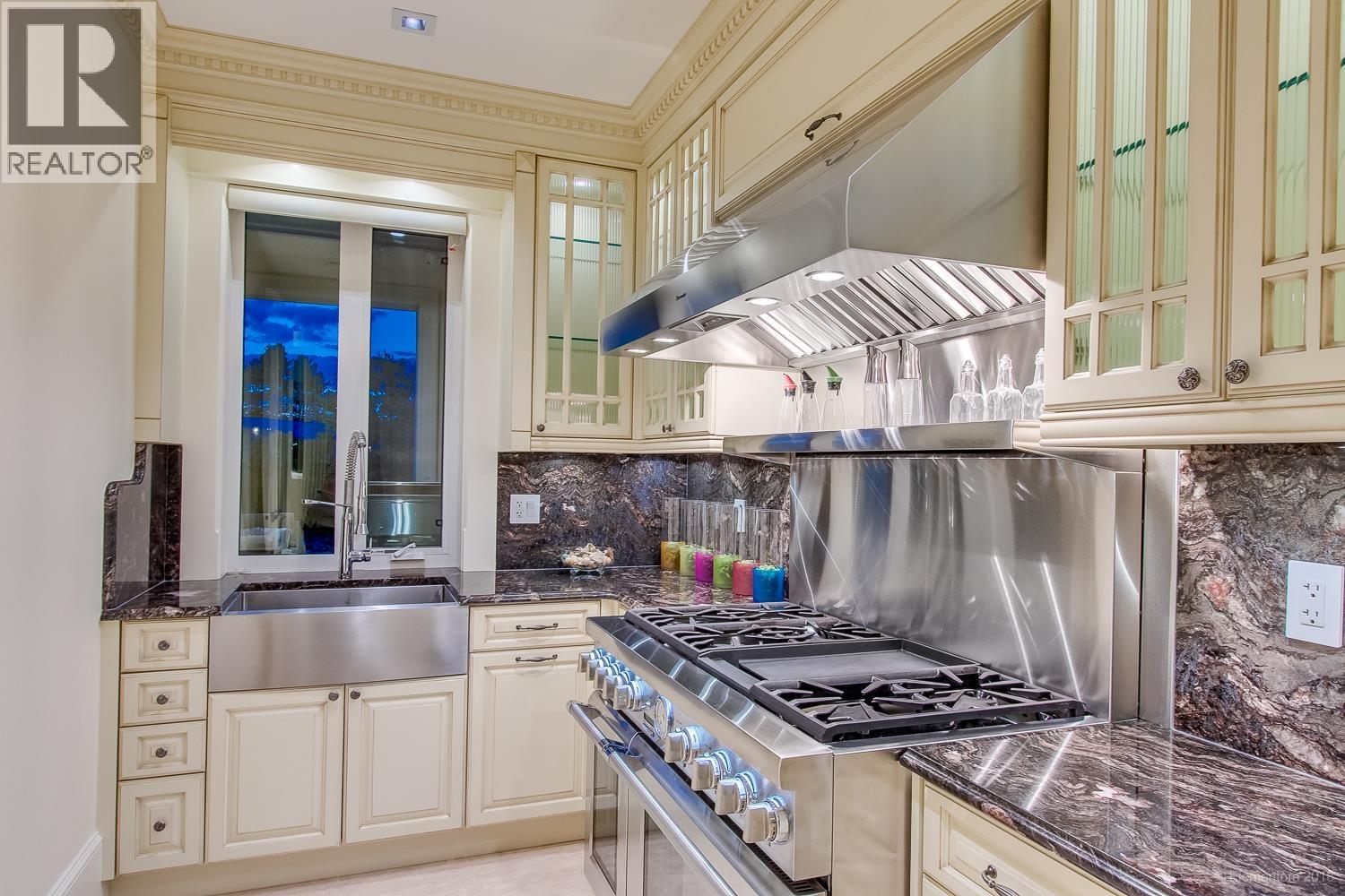 7531 SUNNYBANK AVENUE, Richmond