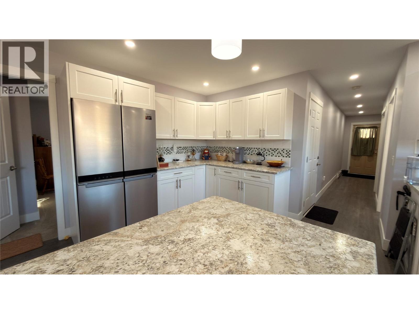 594 Sixth Avenue, Midway