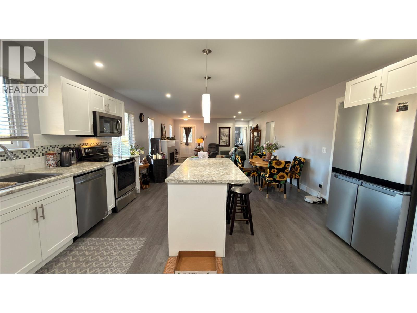 594 Sixth Avenue, Midway