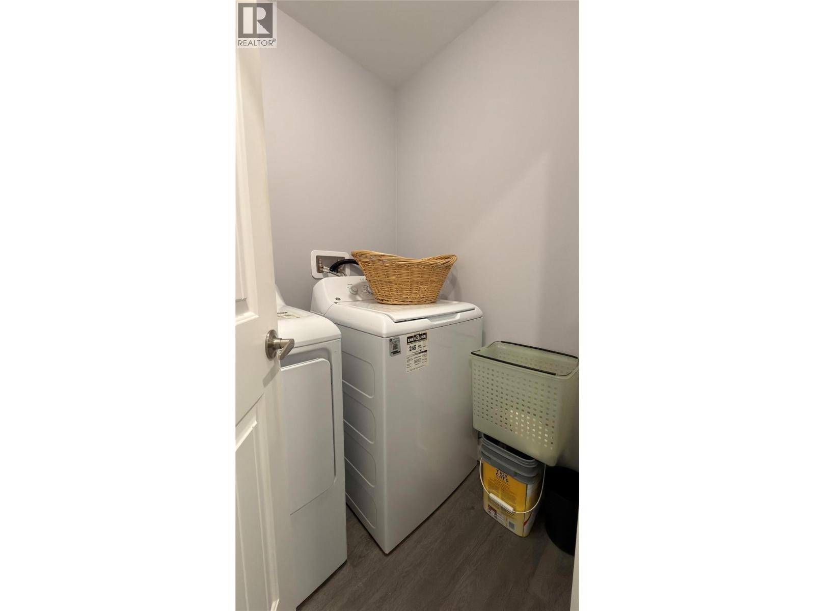 594 Sixth Avenue, Midway