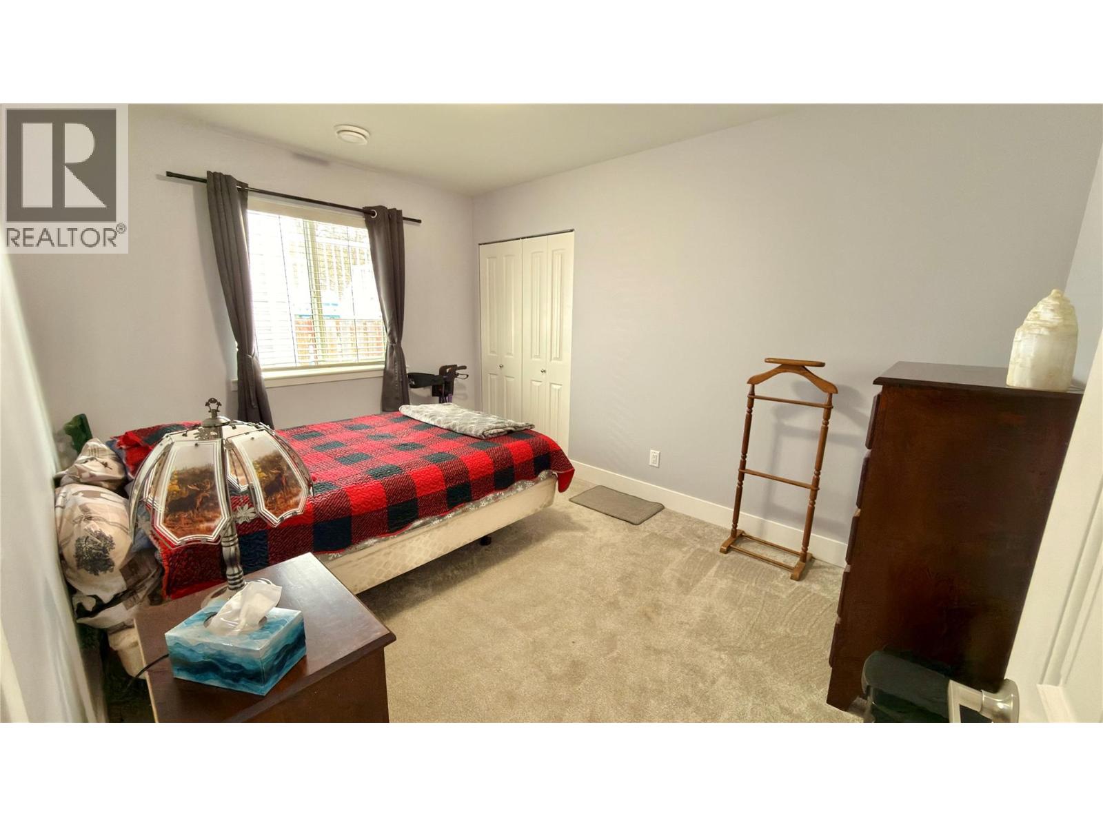 594 Sixth Avenue, Midway