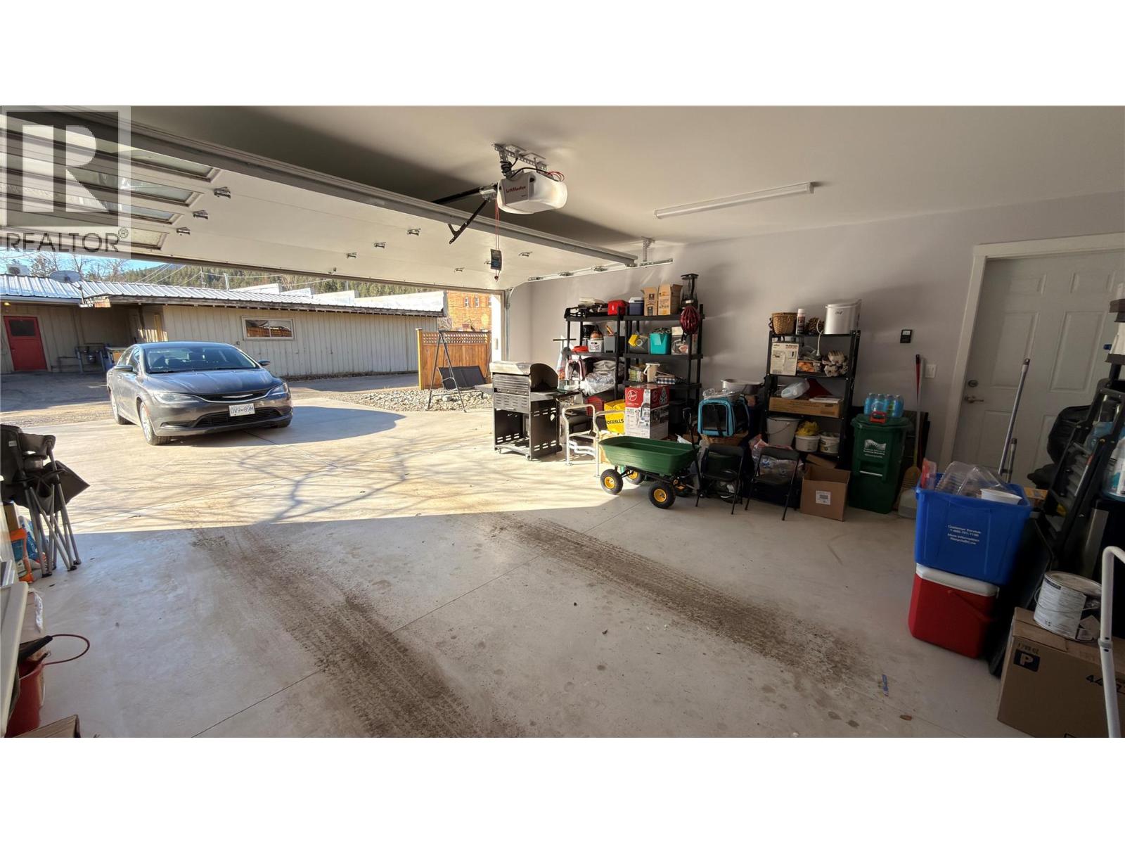594 Sixth Avenue - 40
