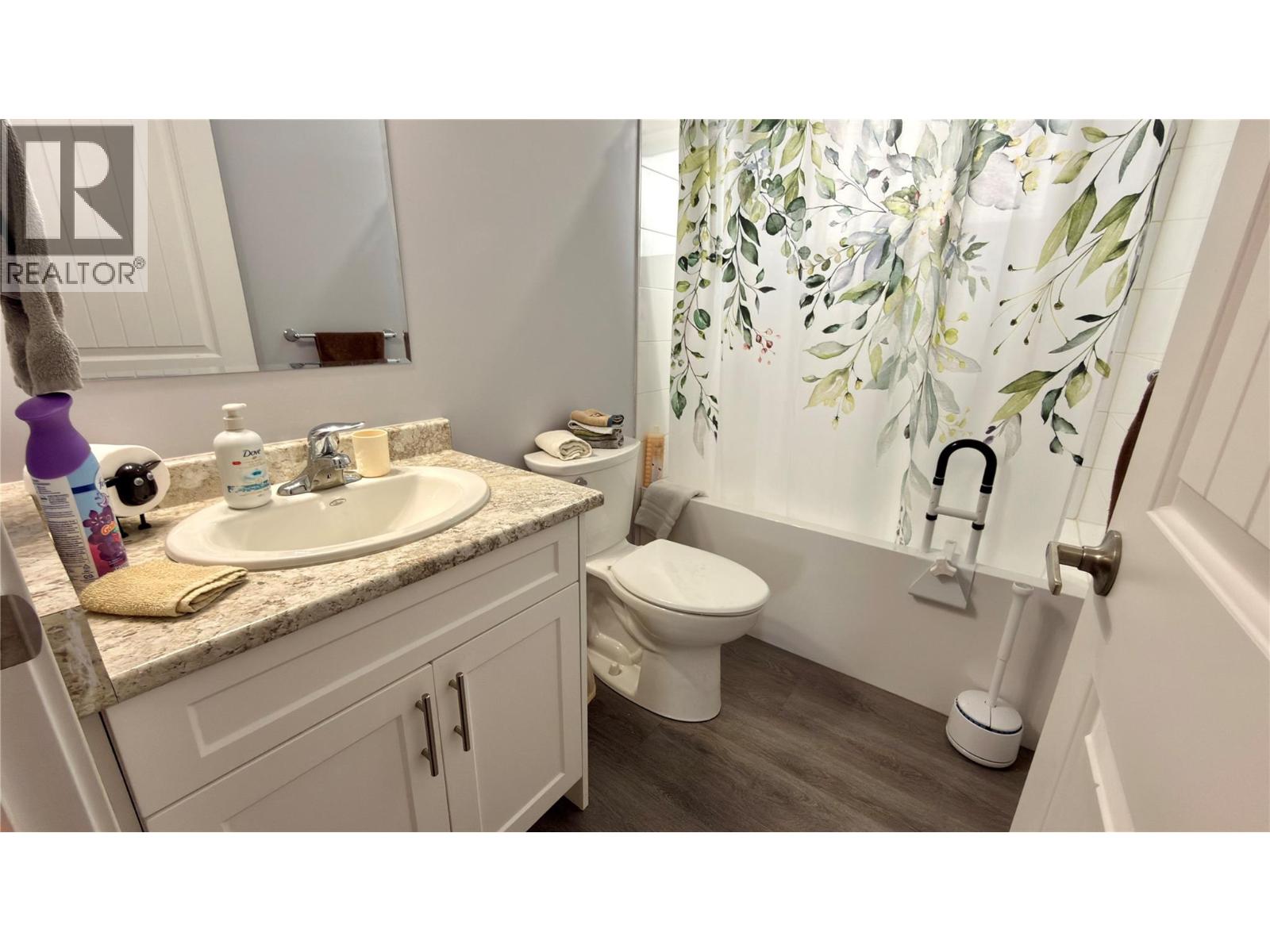 594 Sixth Avenue, Midway