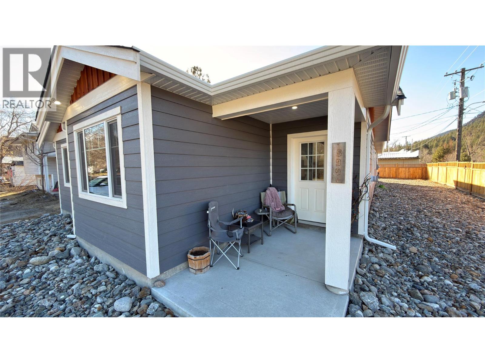 594 Sixth Avenue, Midway