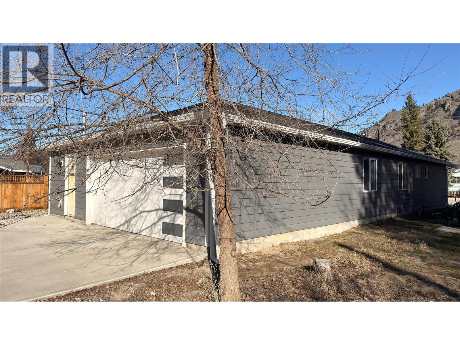 594 Sixth Avenue, Midway