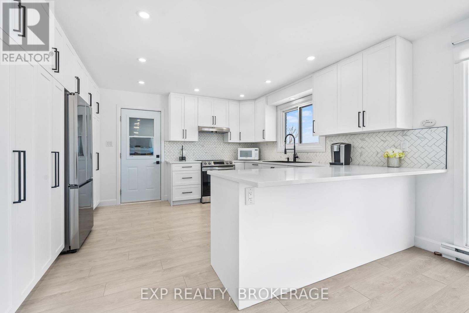 72 WILLOWBANK ROAD W - 18