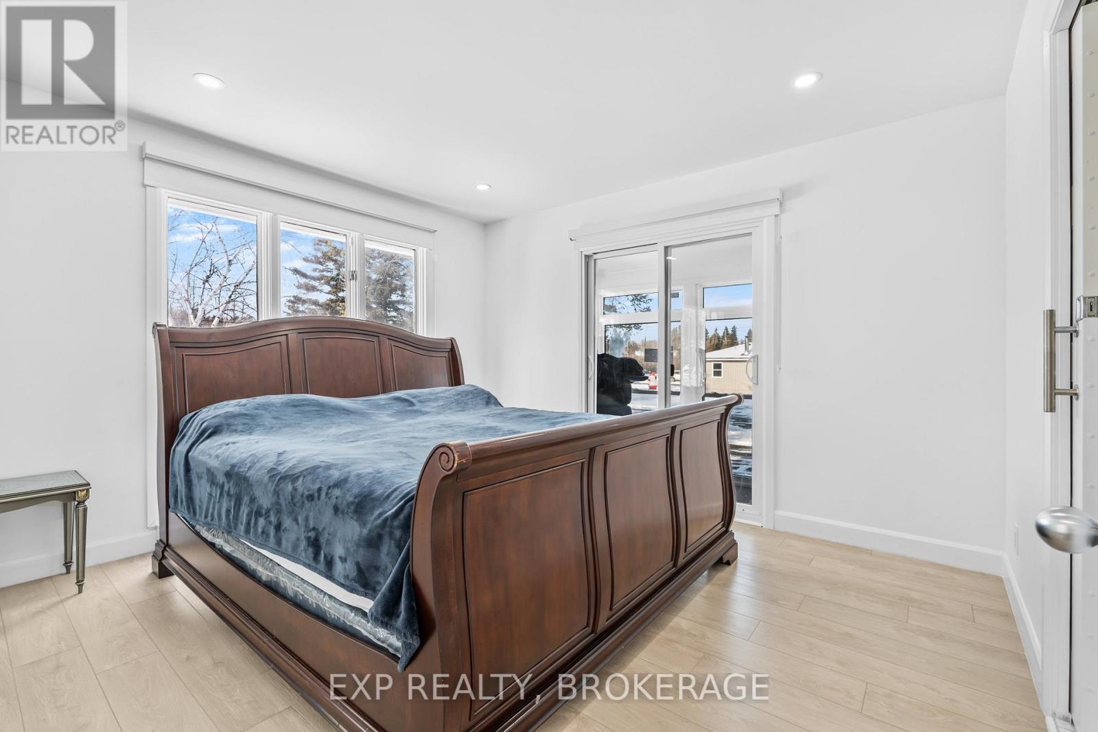 72 WILLOWBANK ROAD W - 19