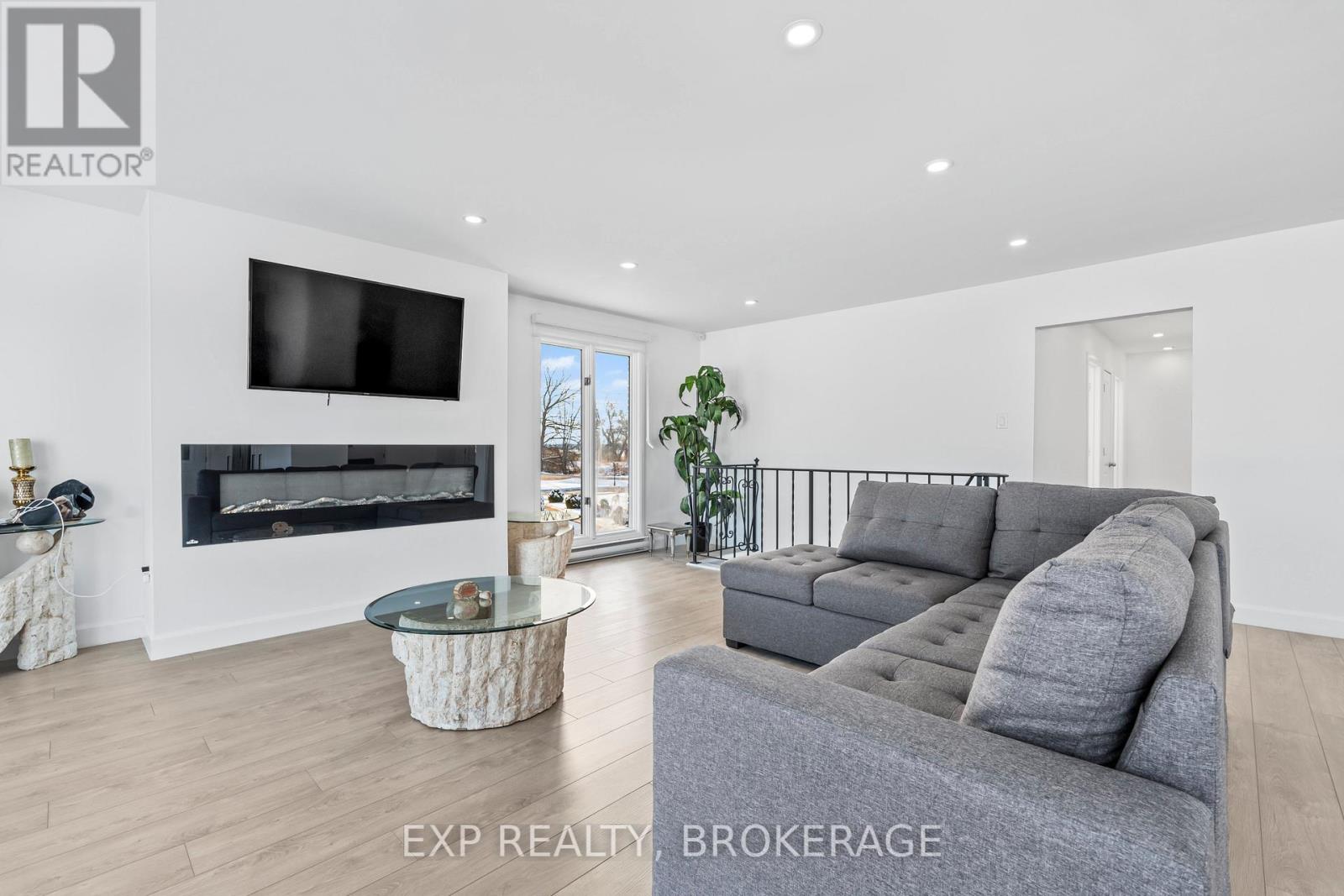 72 WILLOWBANK ROAD W - 7