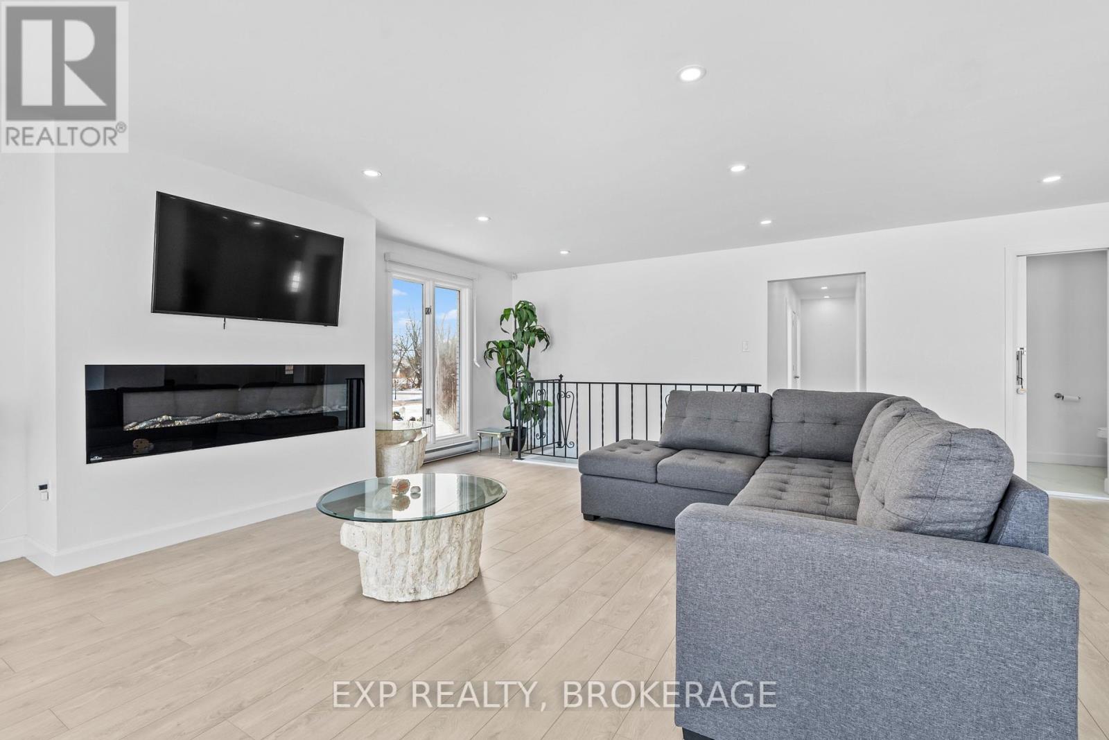 72 WILLOWBANK ROAD W - 8