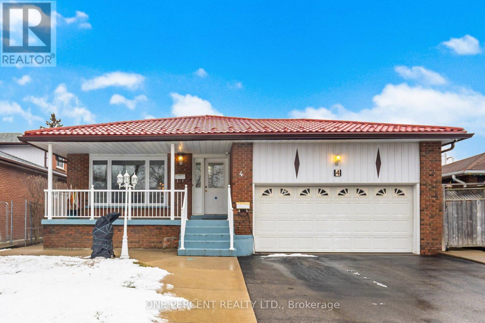 4 MANORCREST STREET - 1