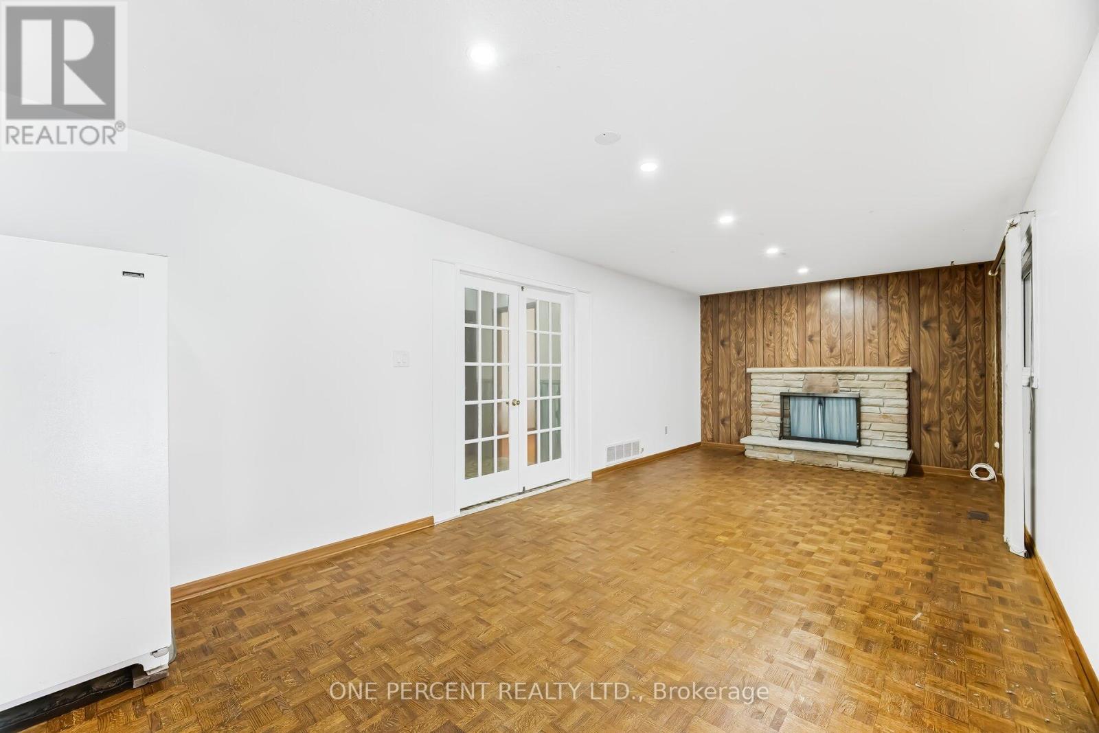 4 MANORCREST STREET - 16