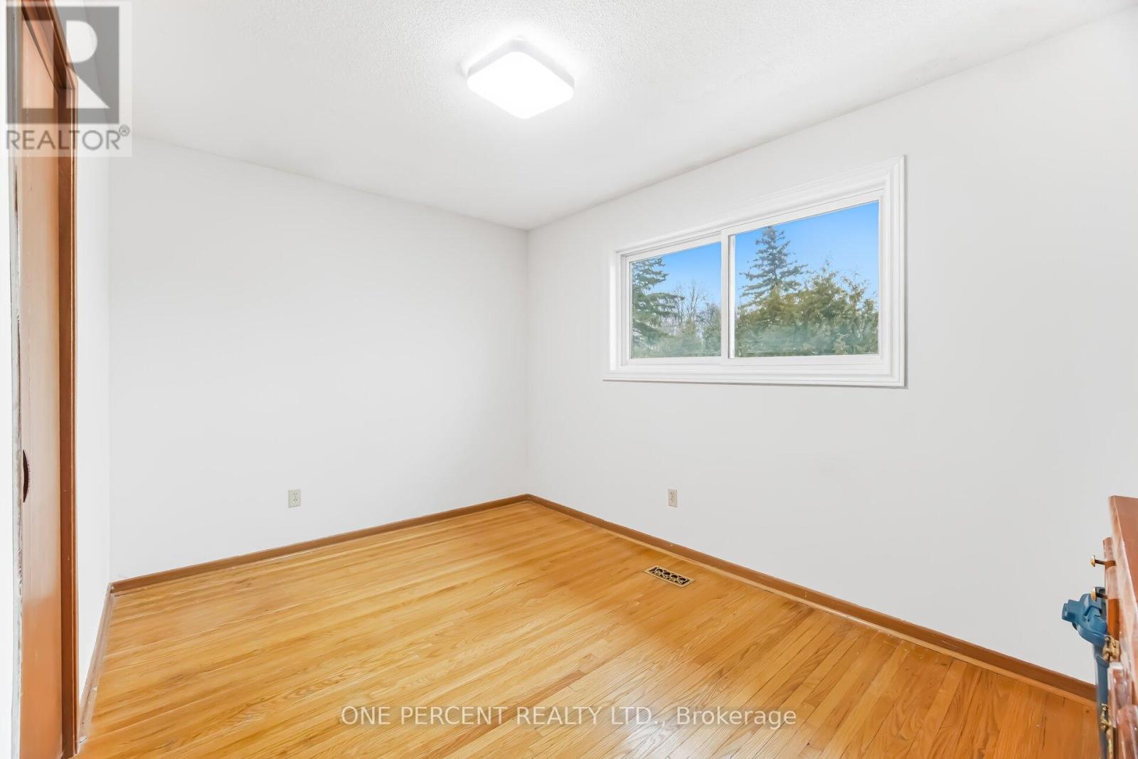 4 MANORCREST STREET - 26