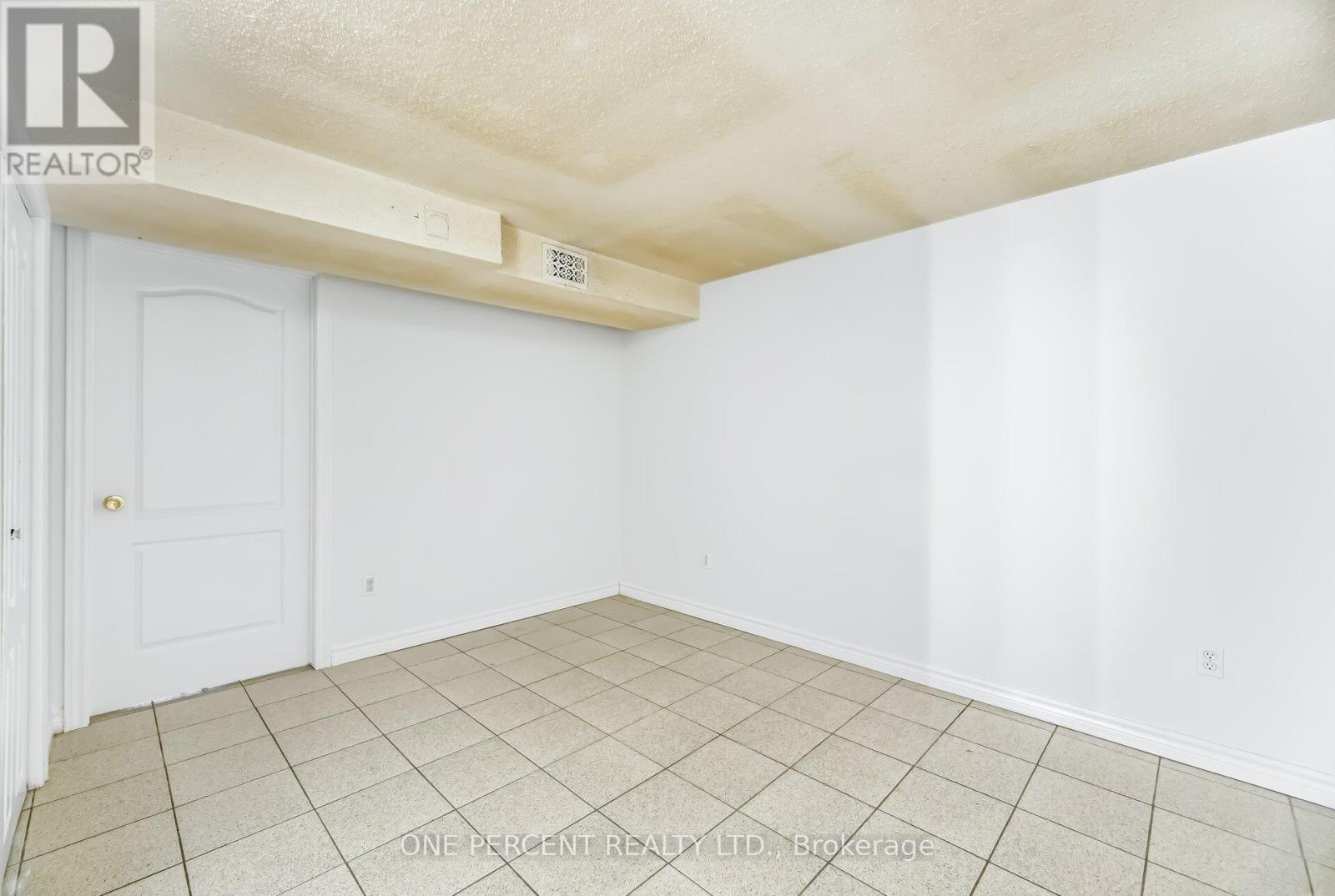 4 MANORCREST STREET - 37