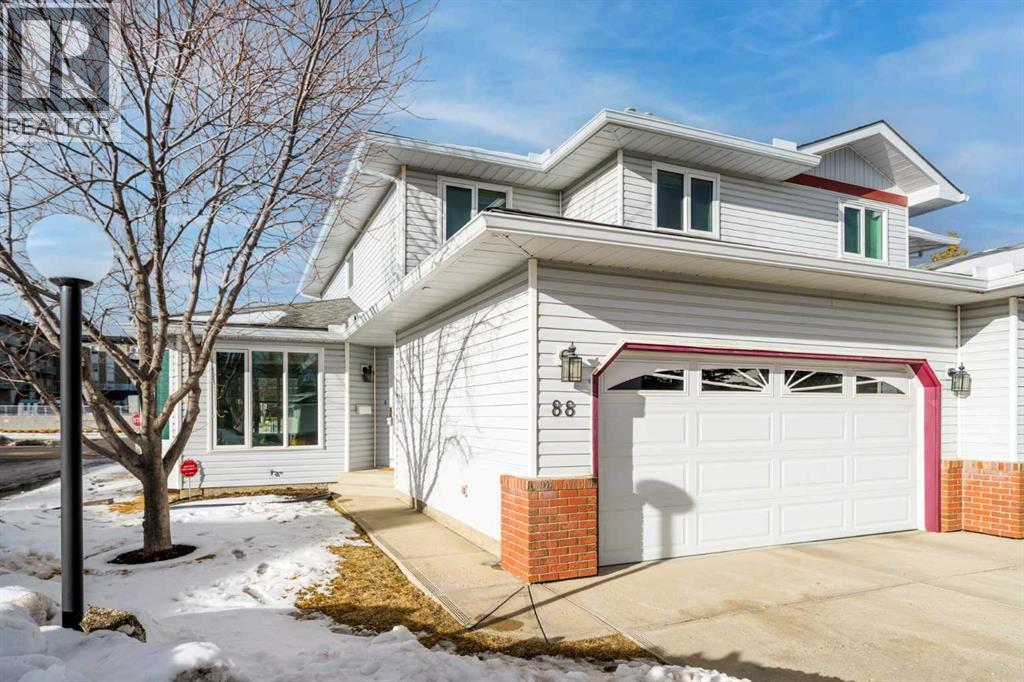 Single Family House for Sale in  Scenic Gardens NW Scenic Acres Calgary 