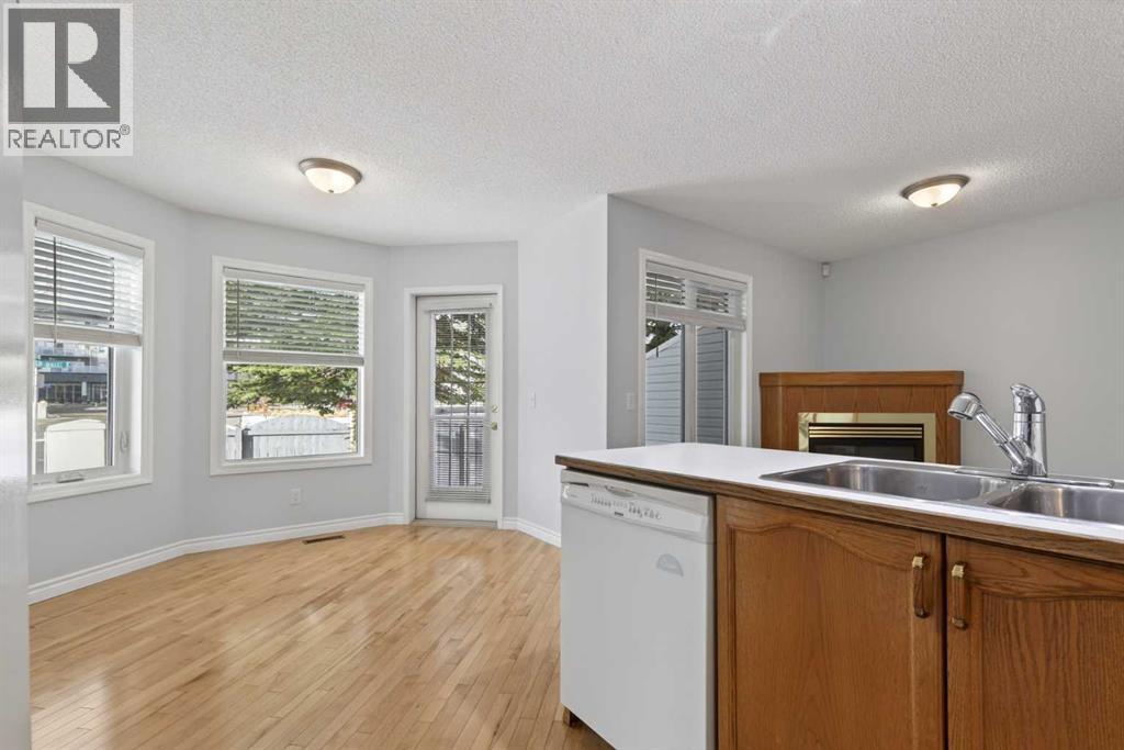 Single Family House for Sale in  Scenic Gardens NW Scenic Acres Calgary 