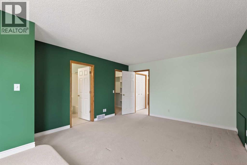 Single Family House for Sale in  Scenic Gardens NW Scenic Acres Calgary 