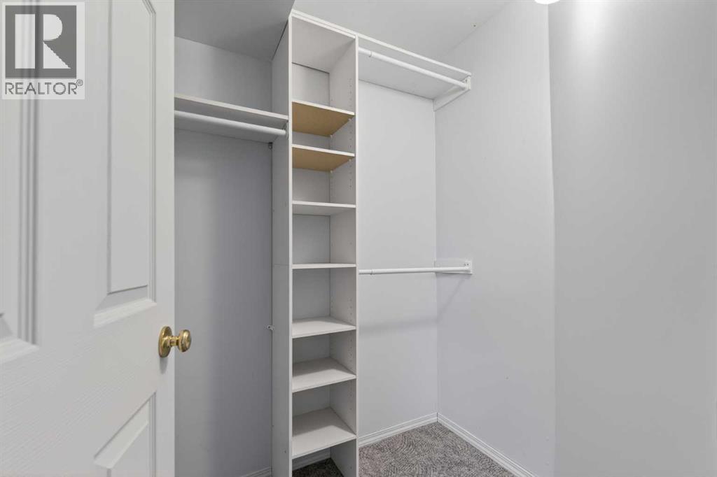 Single Family House for Sale in  Scenic Gardens NW Scenic Acres Calgary 