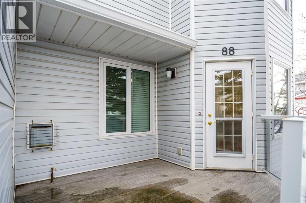 Single Family House for Sale in  Scenic Gardens NW Scenic Acres Calgary 