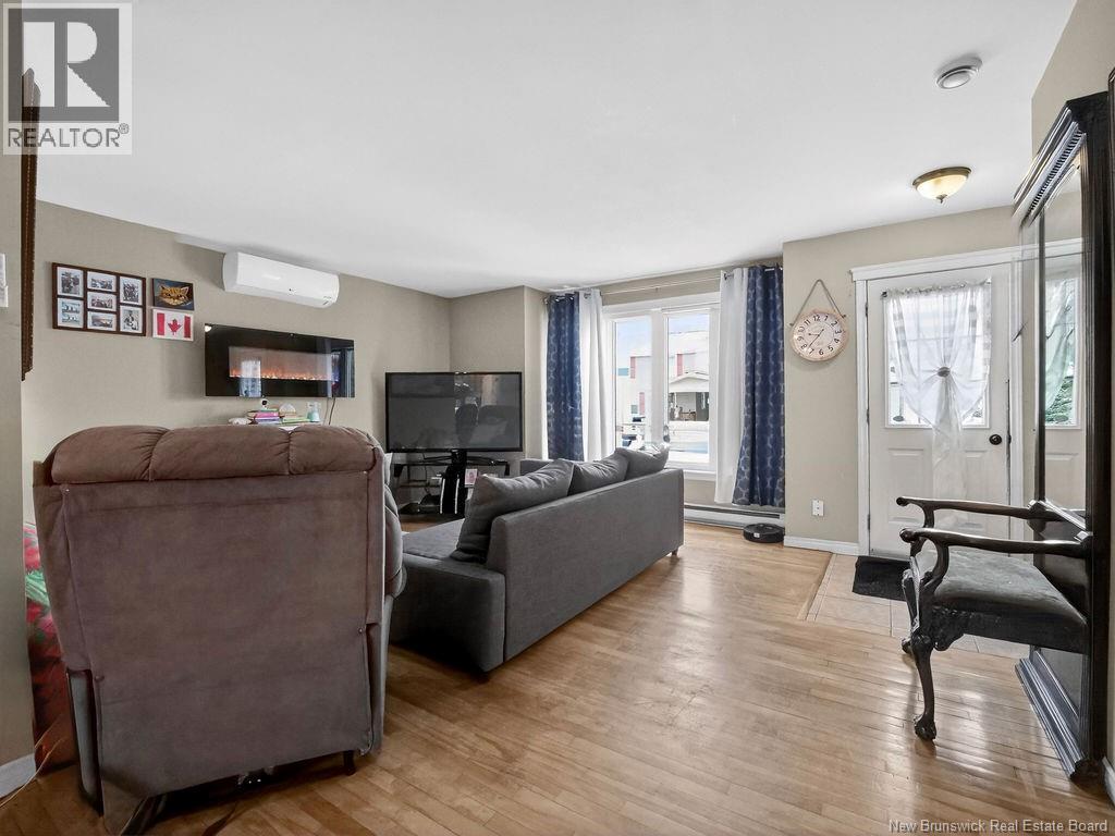 24 MCCLELAN AVENUE - 10