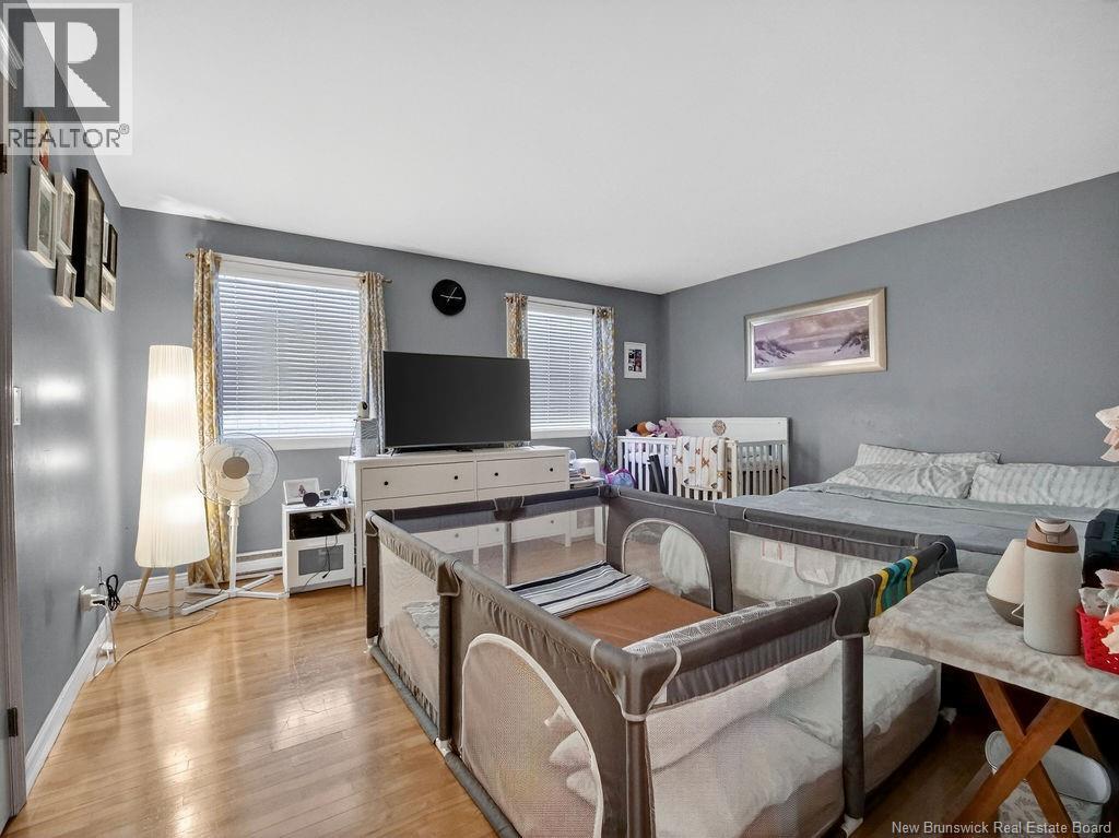24 MCCLELAN AVENUE - 17