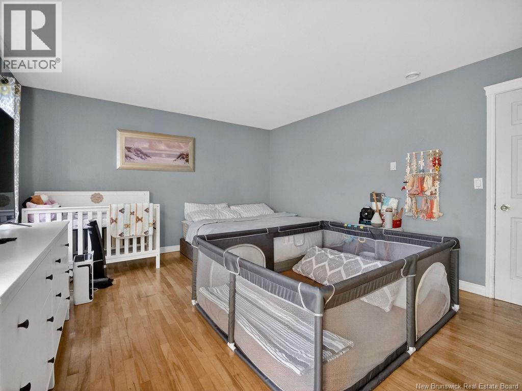 24 MCCLELAN AVENUE - 18