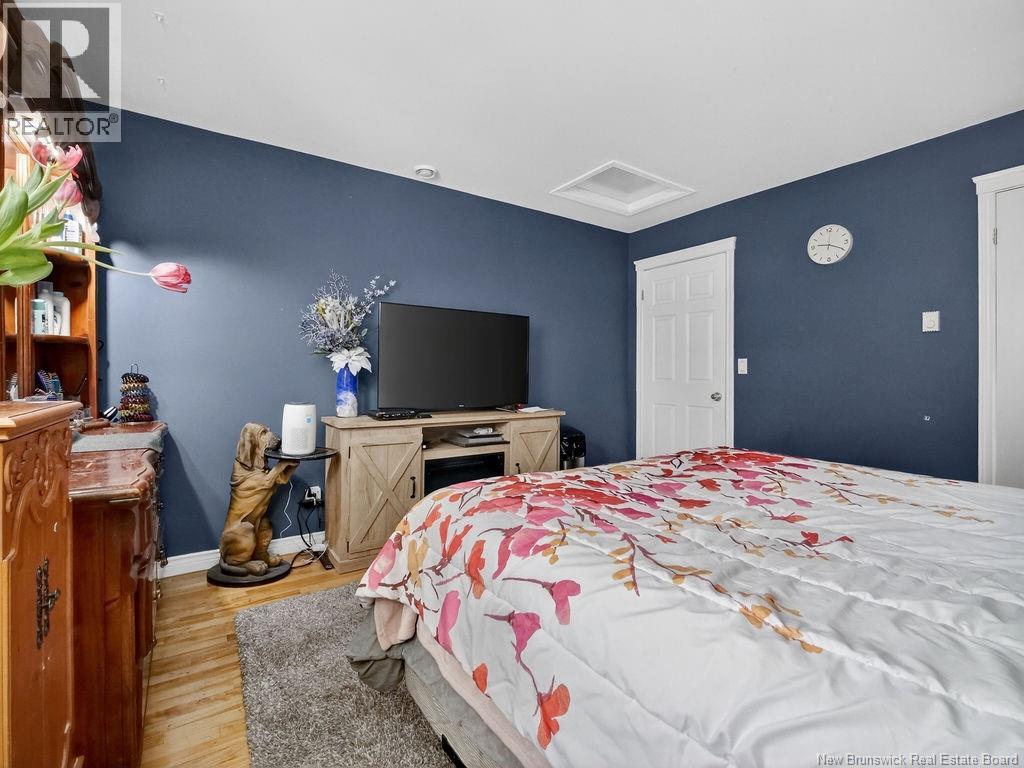 24 MCCLELAN AVENUE - 21