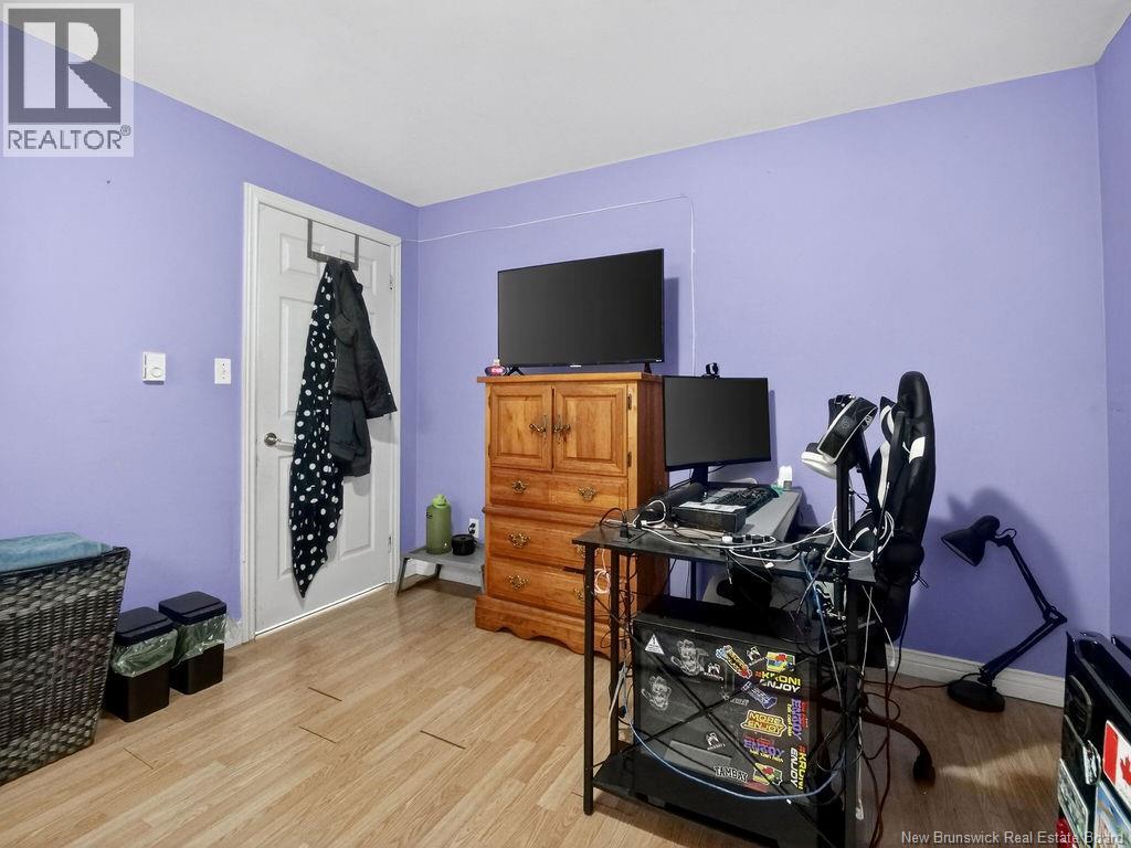24 MCCLELAN AVENUE - 32