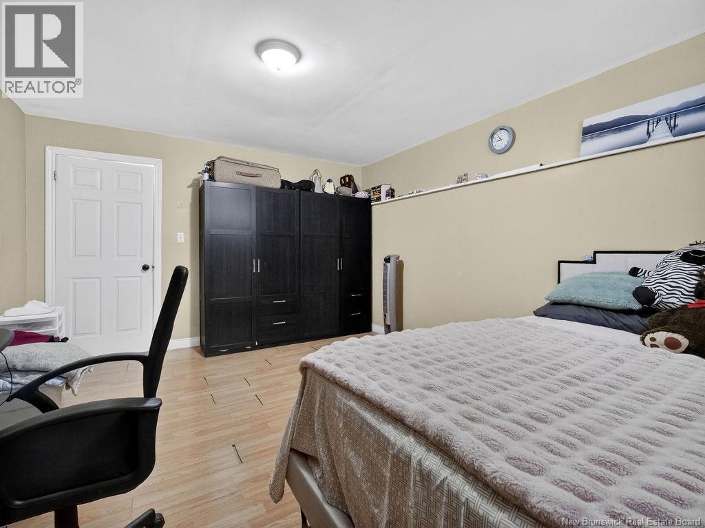 24 MCCLELAN AVENUE - 34