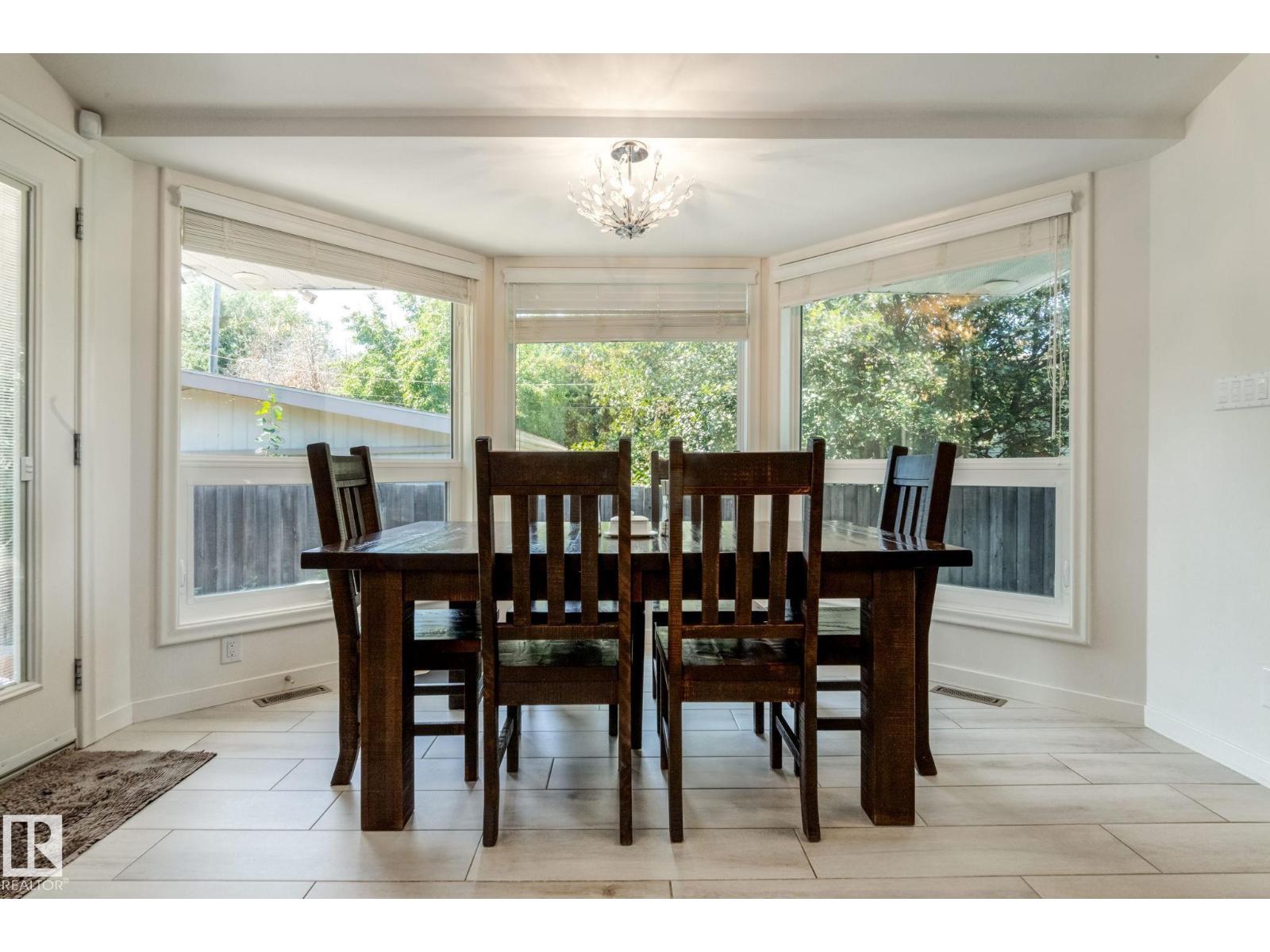 9728 141 ST NW - 15