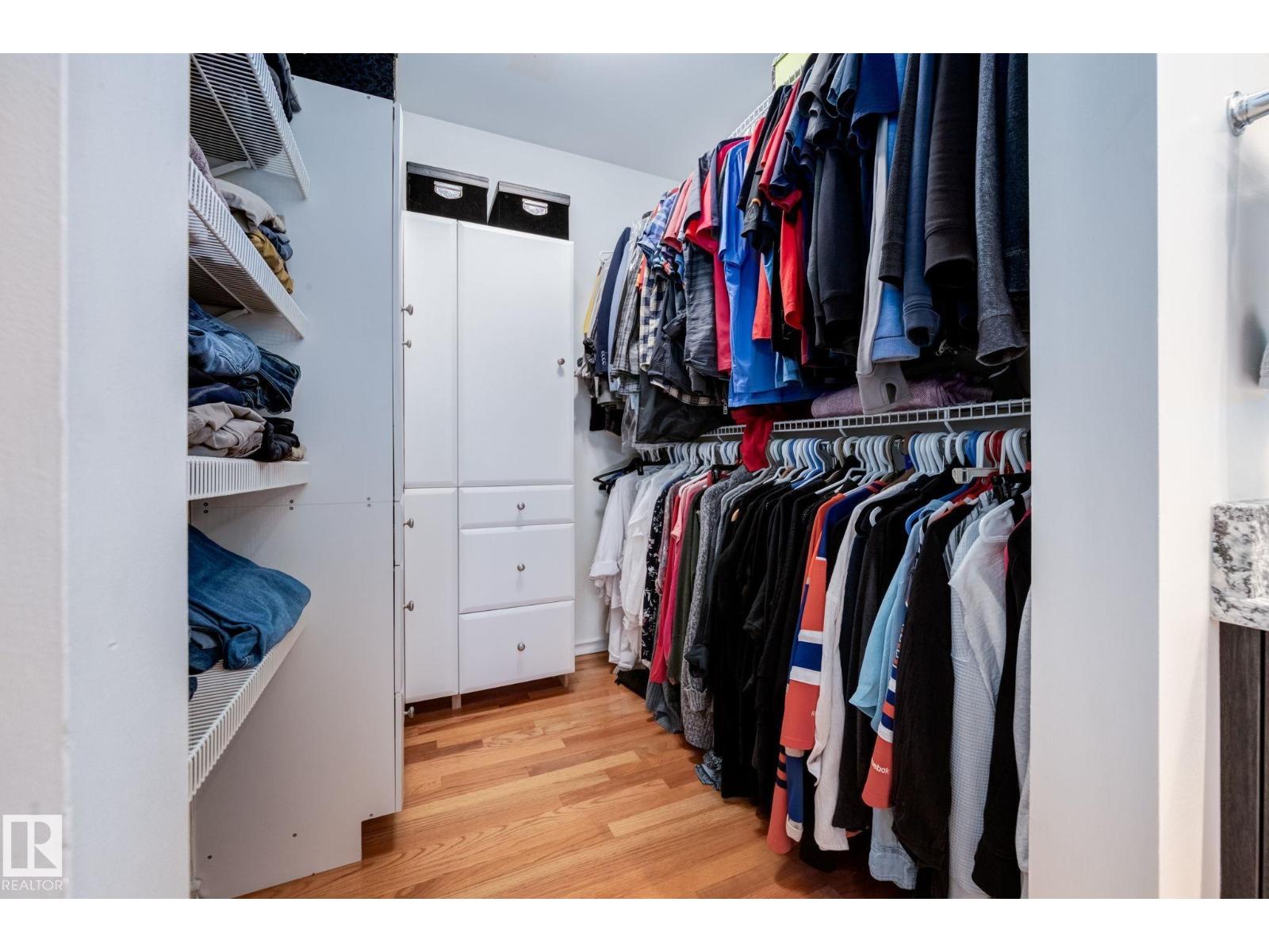 9728 141 ST NW - 23