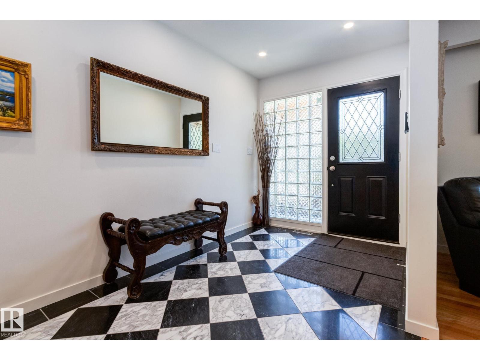 9728 141 ST NW - 4
