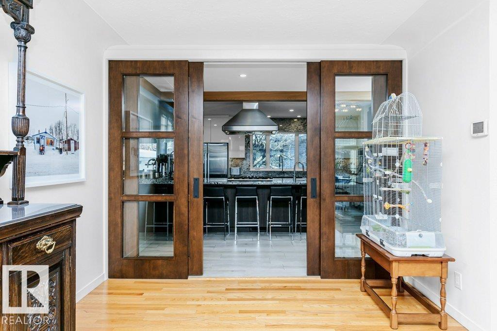 9728 141 ST NW - 6