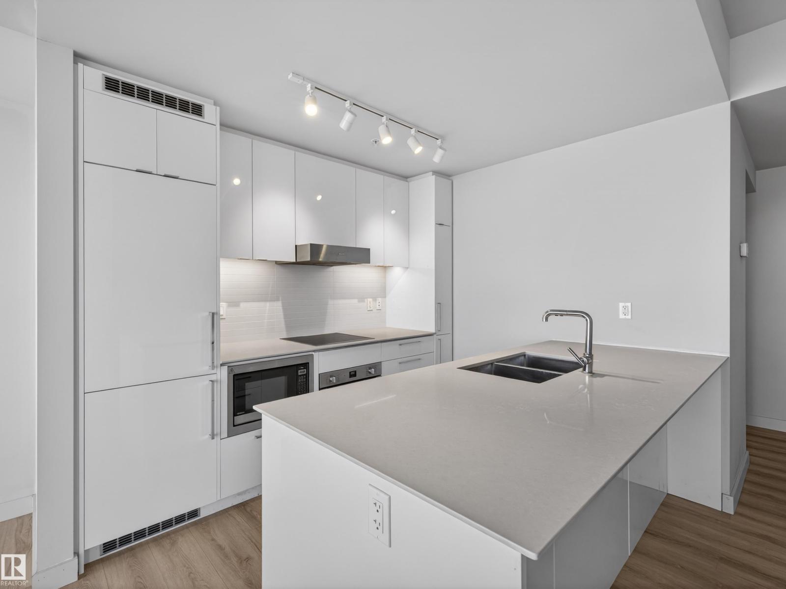 #2612 10360 102 ST NW - 11