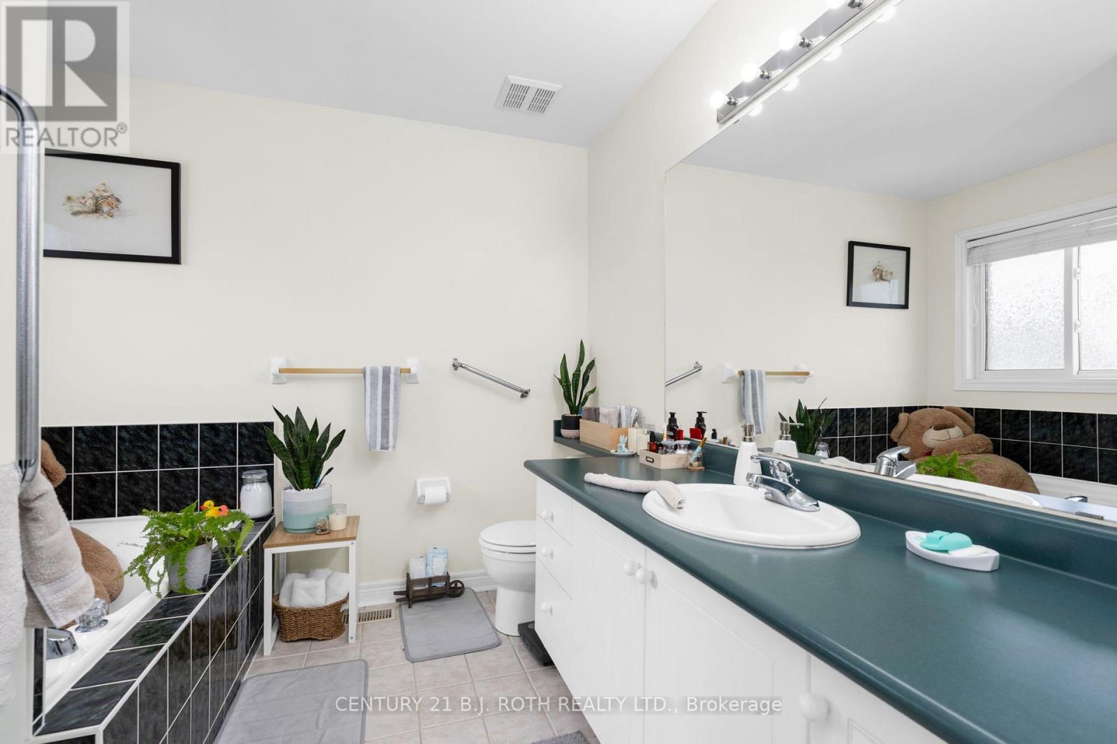 32 PRINCE OF WALES DRIVE - 17