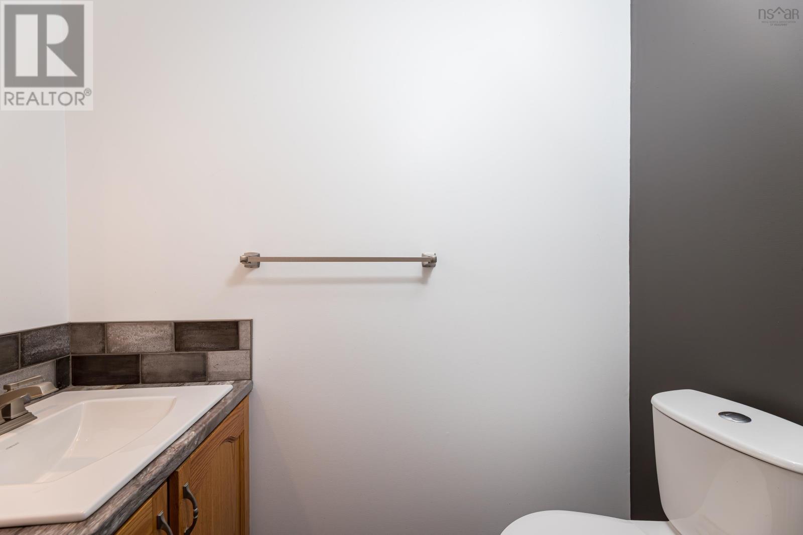 Property 20 of 22 of 3 Hemlock Drive