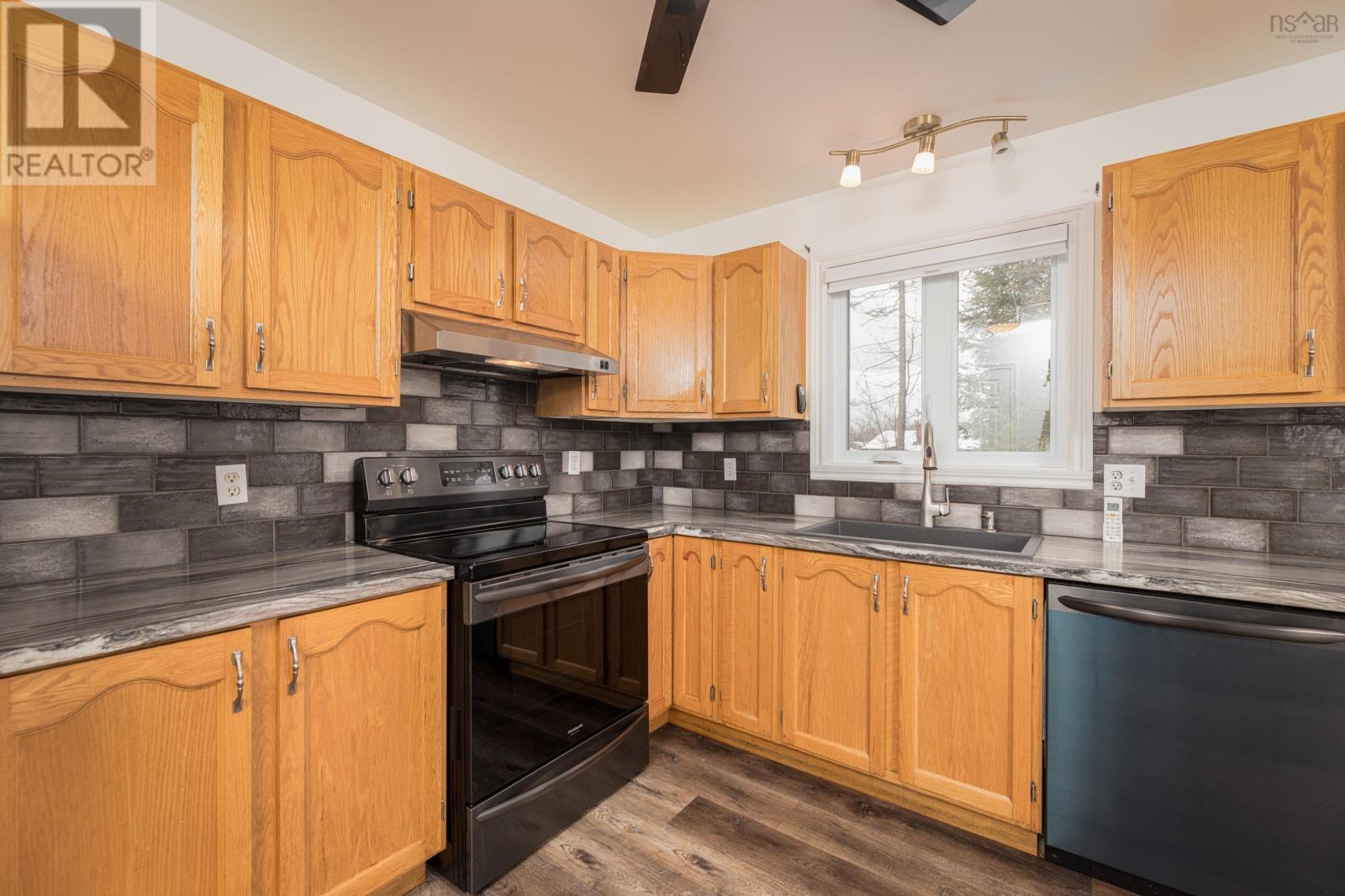 Property 7 of 22 of 3 Hemlock Drive