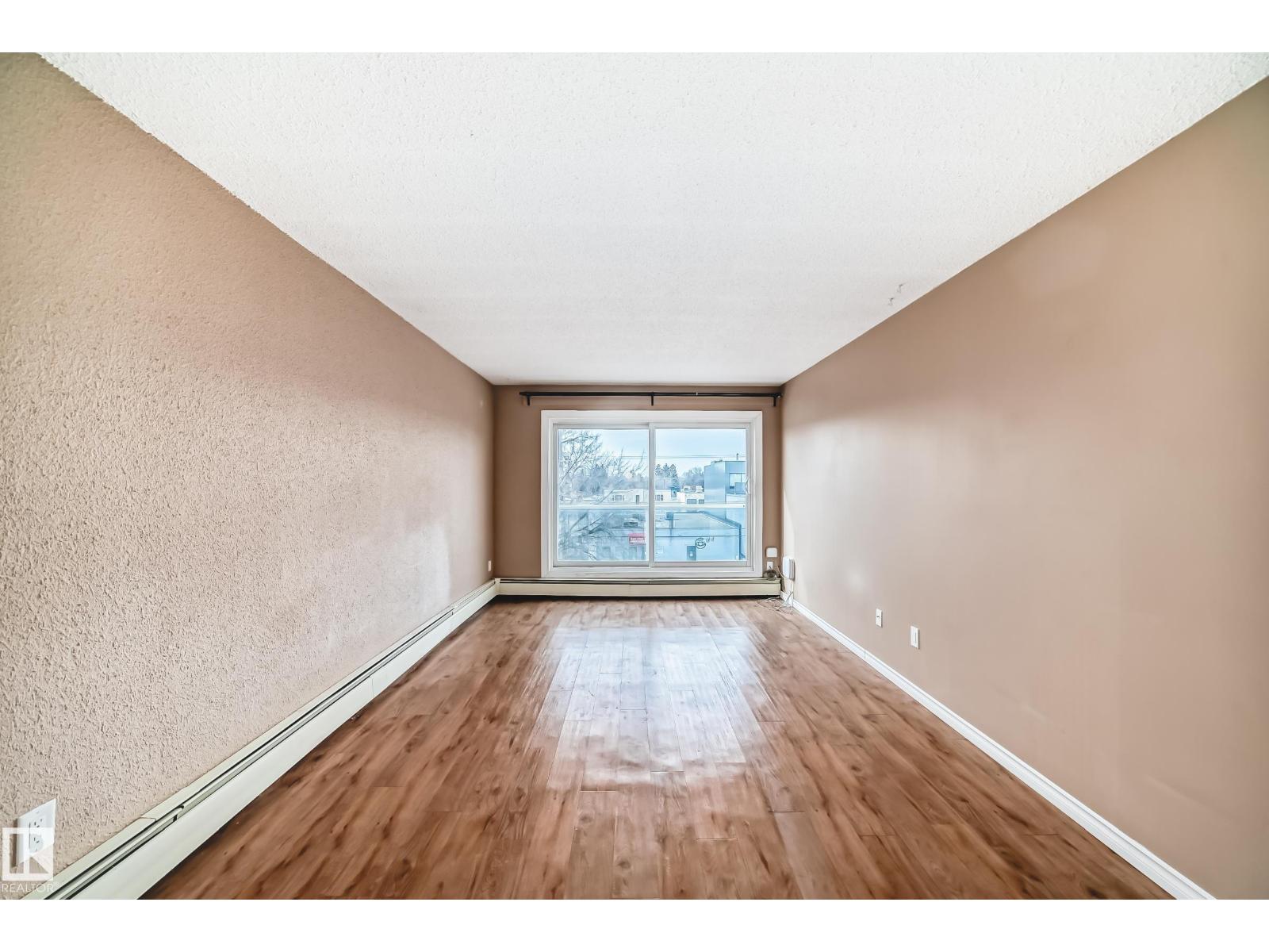 #403 10624 123 ST NW - 34